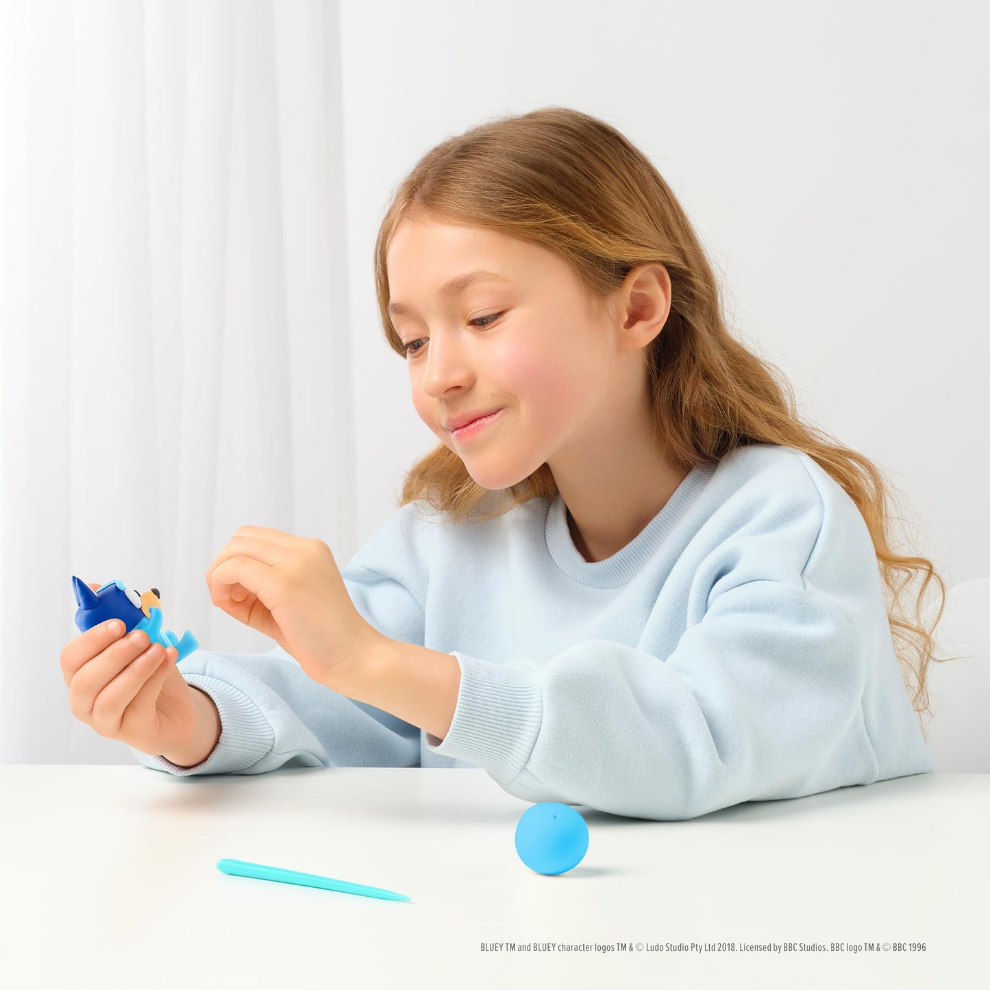 Hey Clay Bluey & Friends Set (15 Cans) with Air-Drying Modelling Clay and Modelling Tools