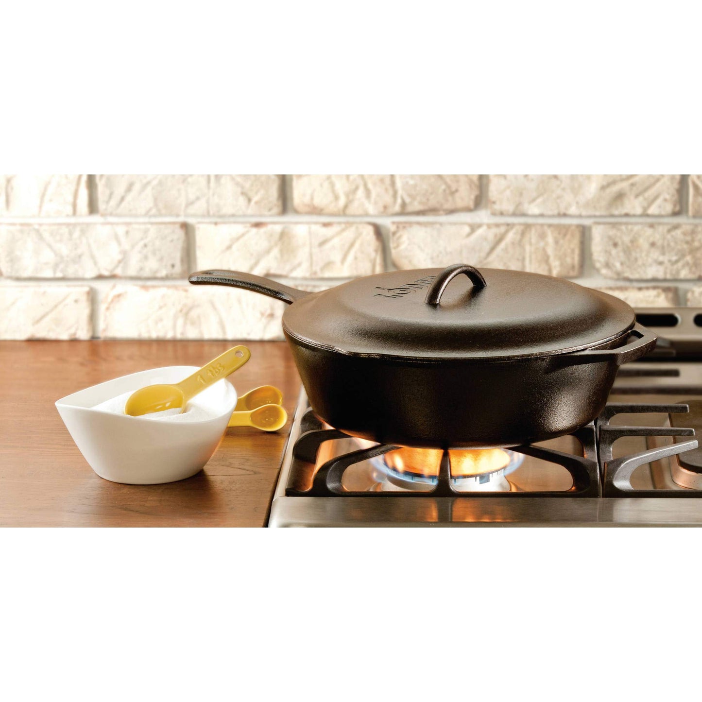 Lodge 5 Quart Pre-Seasoned Cast Iron Deep Skillet with Lid - Signature Teardrop Handle & Assist Handle - Use in the Oven, on the Stove or Grill, or Over a Campfire - Use to Sear, Sauté, Bake, Broil, Braise, Fry, or Grill - Black