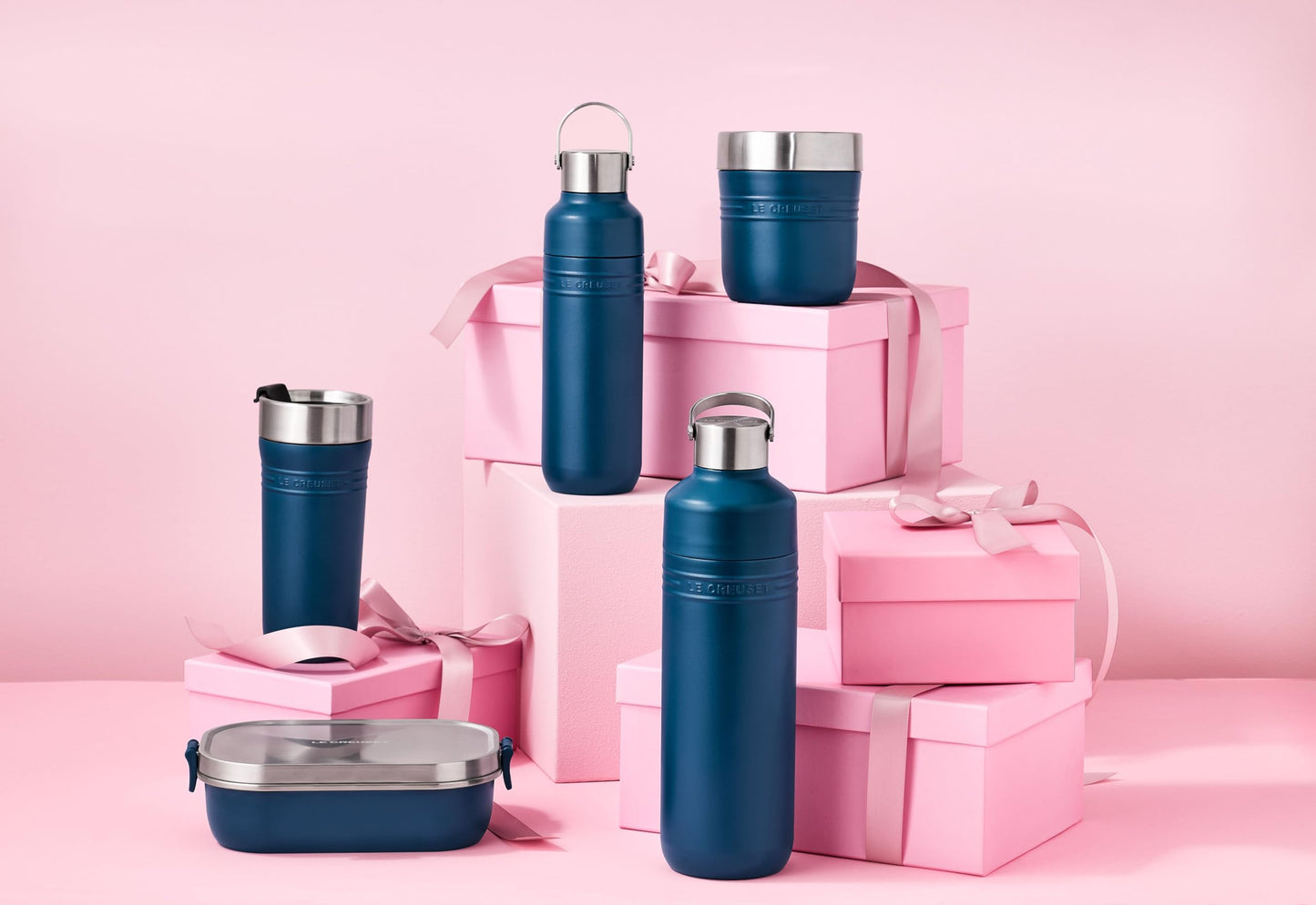 Le Creuset Stainless Steel On The Go Lunch Box, 30 oz., Shell Pink