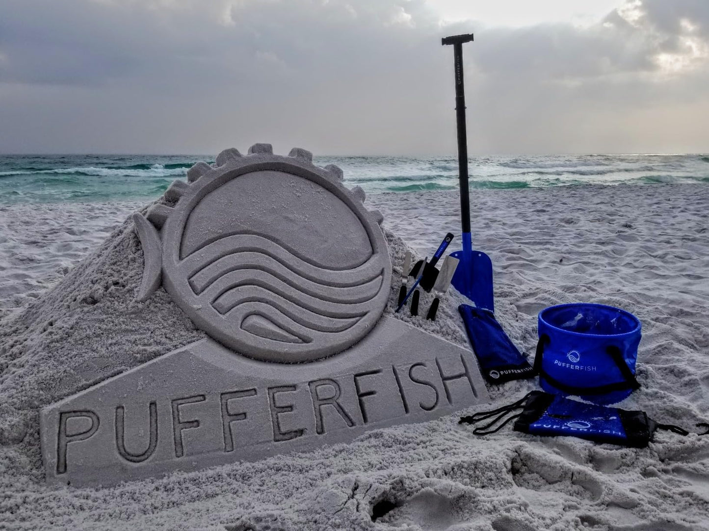 PUFFERFISH Sand Castle KIT - PRO-Quality Tools for Building Amazing Sand Castles, Including Bucket, Big Beach Shovel, and Super Scoop Made from Recycled Fishing nets