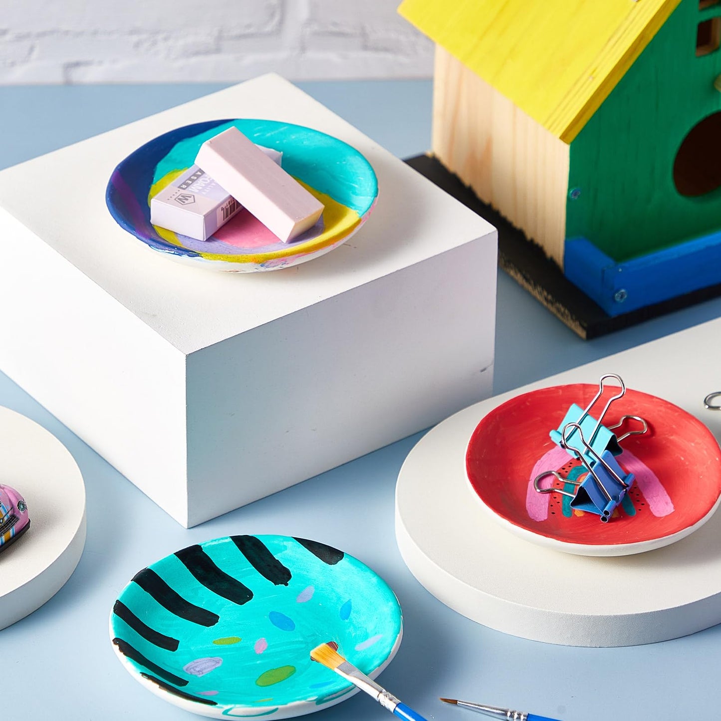 Kolldenn 4 Sets Jewelry Dish Making Kit DIY Paint Your Own Ceramic Arts and Crafts Kit Make Your Own Jewelry Bowls Gifts for Birthday Gift Ideas (Round Plate)