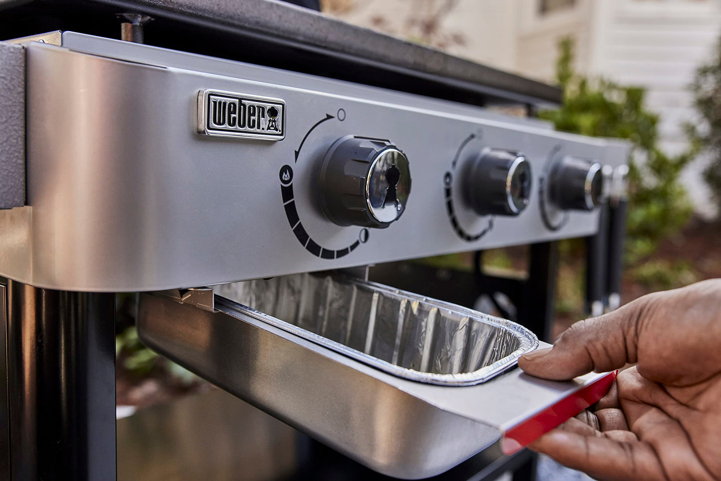 Weber Griddle Essential 5‑Piece Tool Set – Spatula, Flexible Spatula, Scraper & (2) Squeeze Bottles for Breakfast, Burgers & More - Easy Cooking & Cleanup, Grill Accessory Kit
