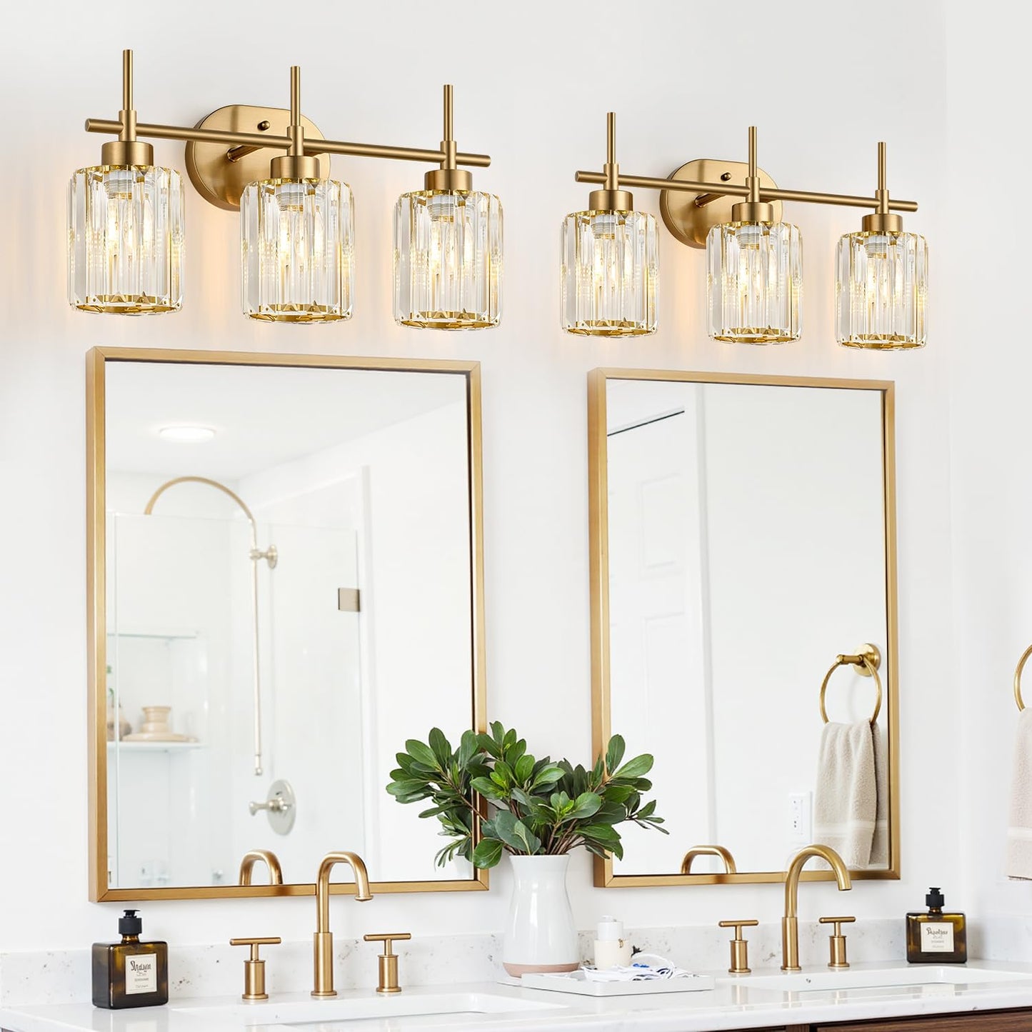 Meybiok Modern Crystal Bathroom Vanity Light, 3-Light Brushed Gold Bathroom Light Fixtures with Clear Shades, Vanity Lighting Fixtures Over Mirror (Exclude Bulb)