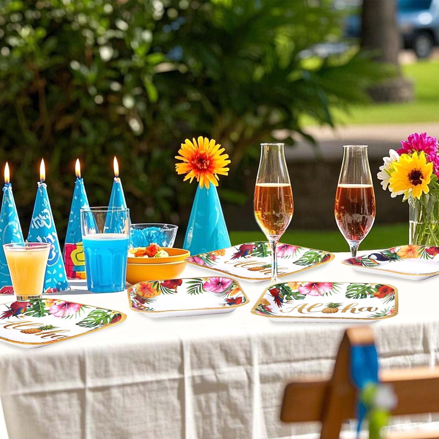 200Pcs Hawaiian Luau Party Decorations Aloha Tropical Hibiscus Floral Luau Plates and Napkins Hawaii Palm Leaf Tableware Set for Summer Hawaiian Graduation Birthday BBQ Beach Party Supplies Serve 50