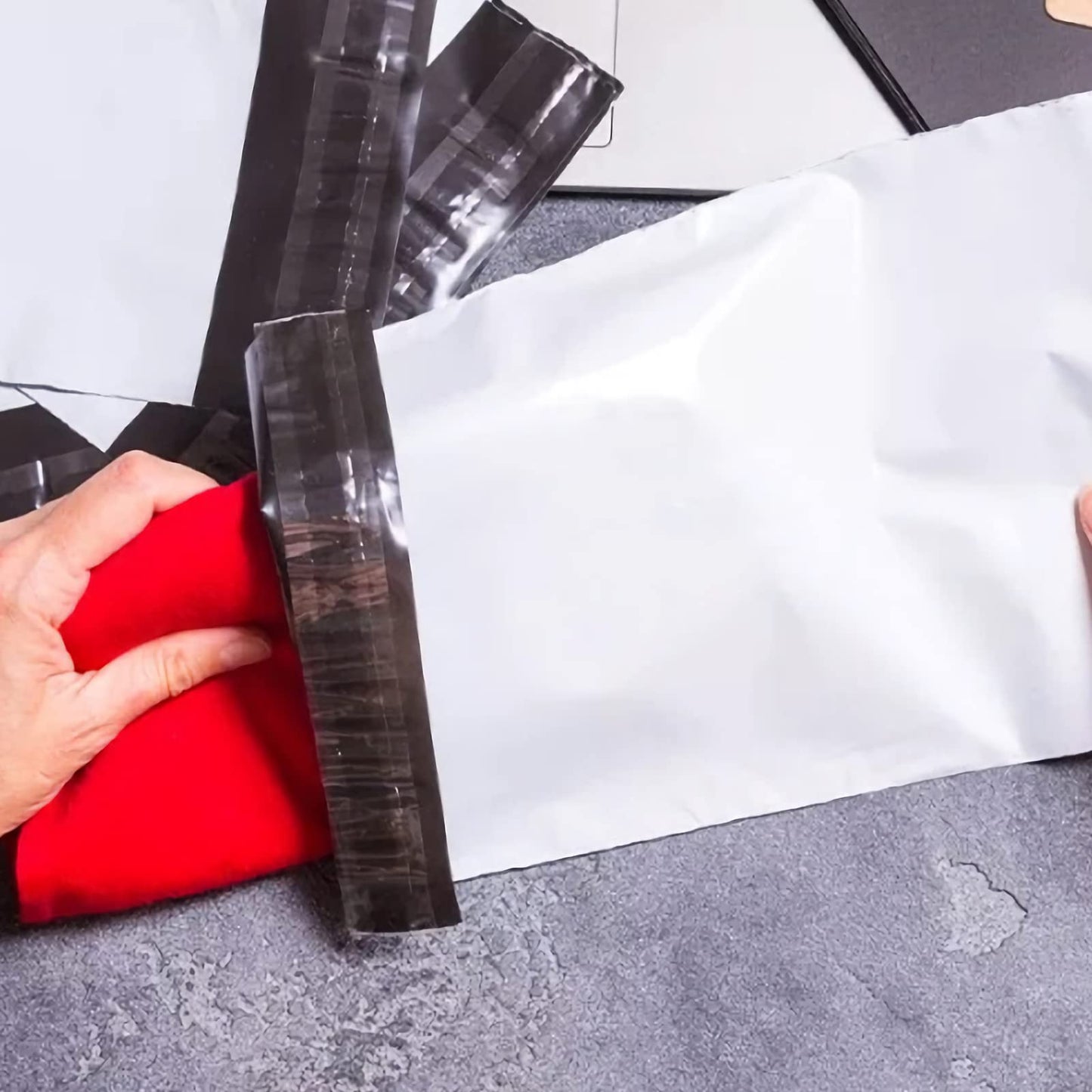 SJPACK 200pcs 14.5x19 Poly Mailers 2.5 Mil Envelopes Shipping Bags With Self Sealing Stripe,White Poly Mailers