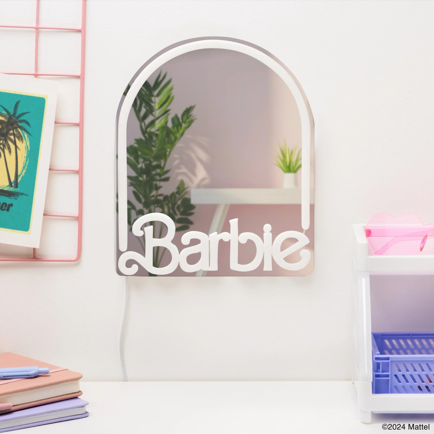 Paladone Barbie LED Neon Light Up Wall Mirror, Officially Licensed Mattel Home & Bedroom Décor for Girls, Teenagers, Women, Pink USB Powered Lamp