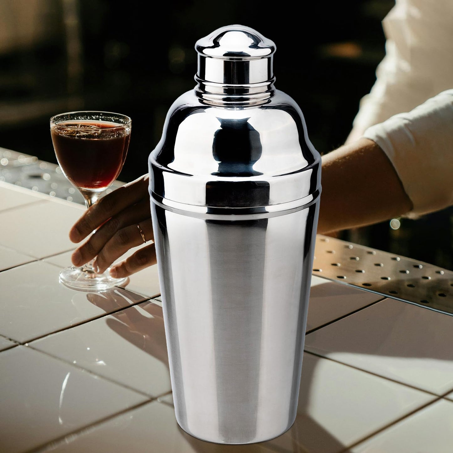 MeowvCraft 60oz Large Cocktail Shaker, Stainless Steel Bartender Professional Drink Shakers with Built-In Strainer, Martini Shaker Bar Home Mixology Tool, Sliver Large Drink Mixer Bartending Tool