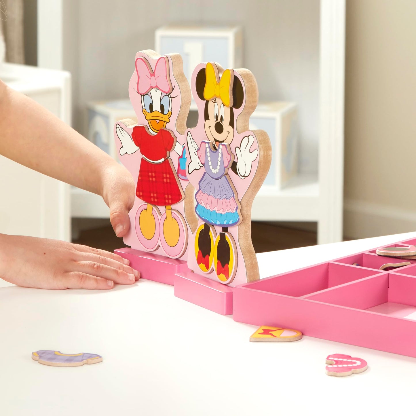 Melissa & Doug Disney Minnie Mouse and Daisy Duck Magnetic Dress-Up Wooden Doll Pretend Play Set (40+ pcs) Minnie Mouse Toys, Disney Dress Up Dolls for Preschoolers and Kids Ages 3+