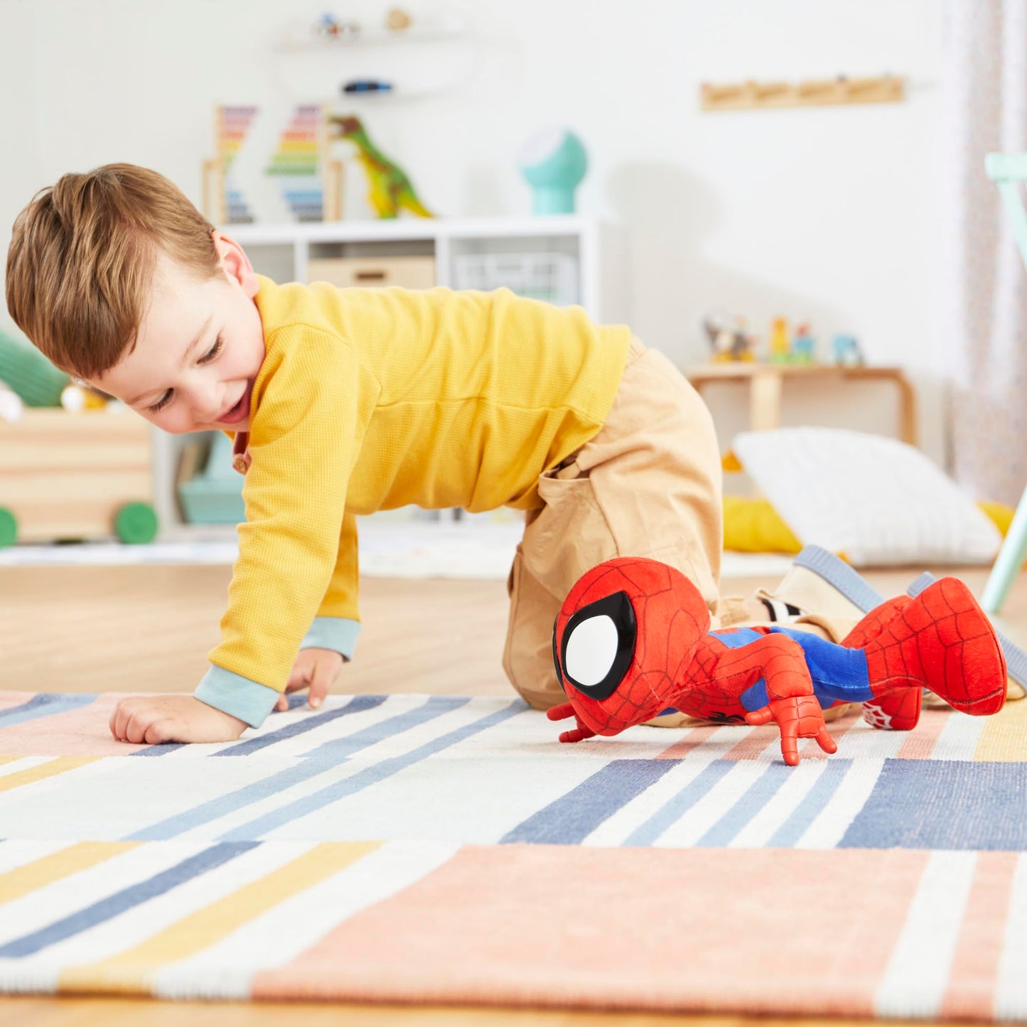 Marvel Spidey and His Amazing Friends Dance 'N Crawl Spidey, Interactive Plush Toy with 20 Phrases & Sounds, 2 Songs, Super Hero Toys for Kids 3 & Up (English)