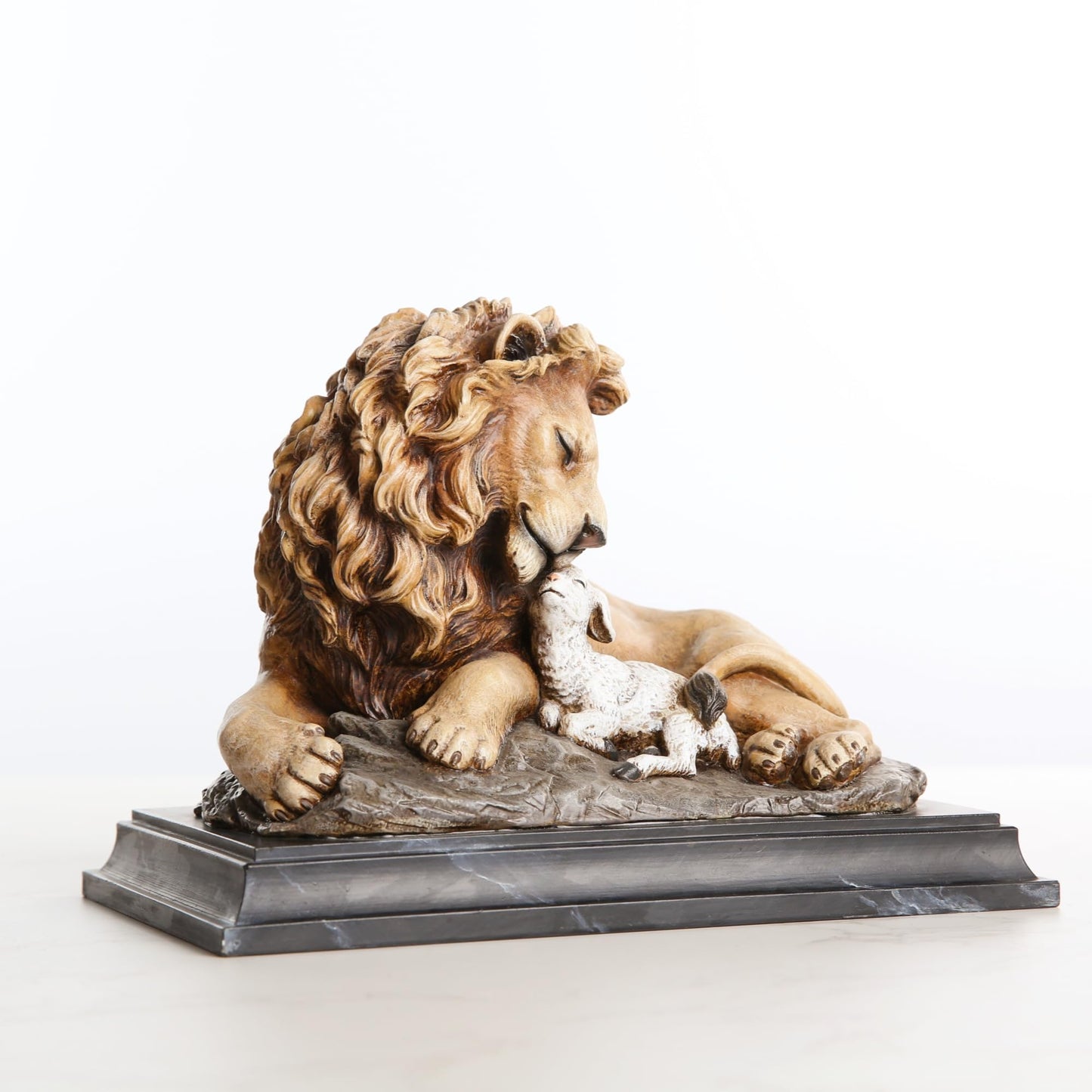 ShineOnAngel Resin Lion and Lamb Table Statue Home Decor, Christian Religious Gift (Brown)