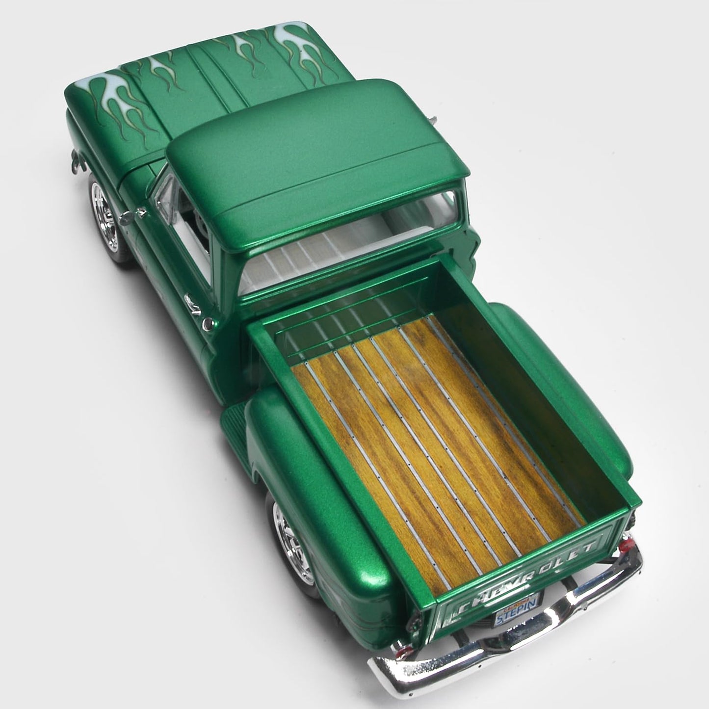 Revell 85-7210 '65 Chevy Stepside Pickup 2 'n 1 Scale 1:25 148-Piece Skill 4 Plastic Model Building Kit