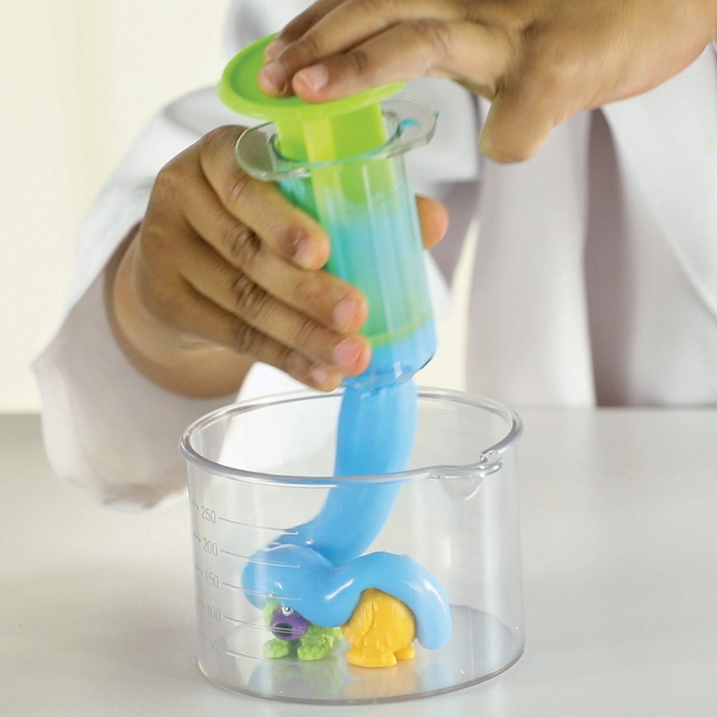 Learning Resources Beaker Creatures Alien Experiment Lab, Science Exploration, Science Kit for Kids, Fun Science Experiments for Kids, 18 Piece Set, Ages 5+