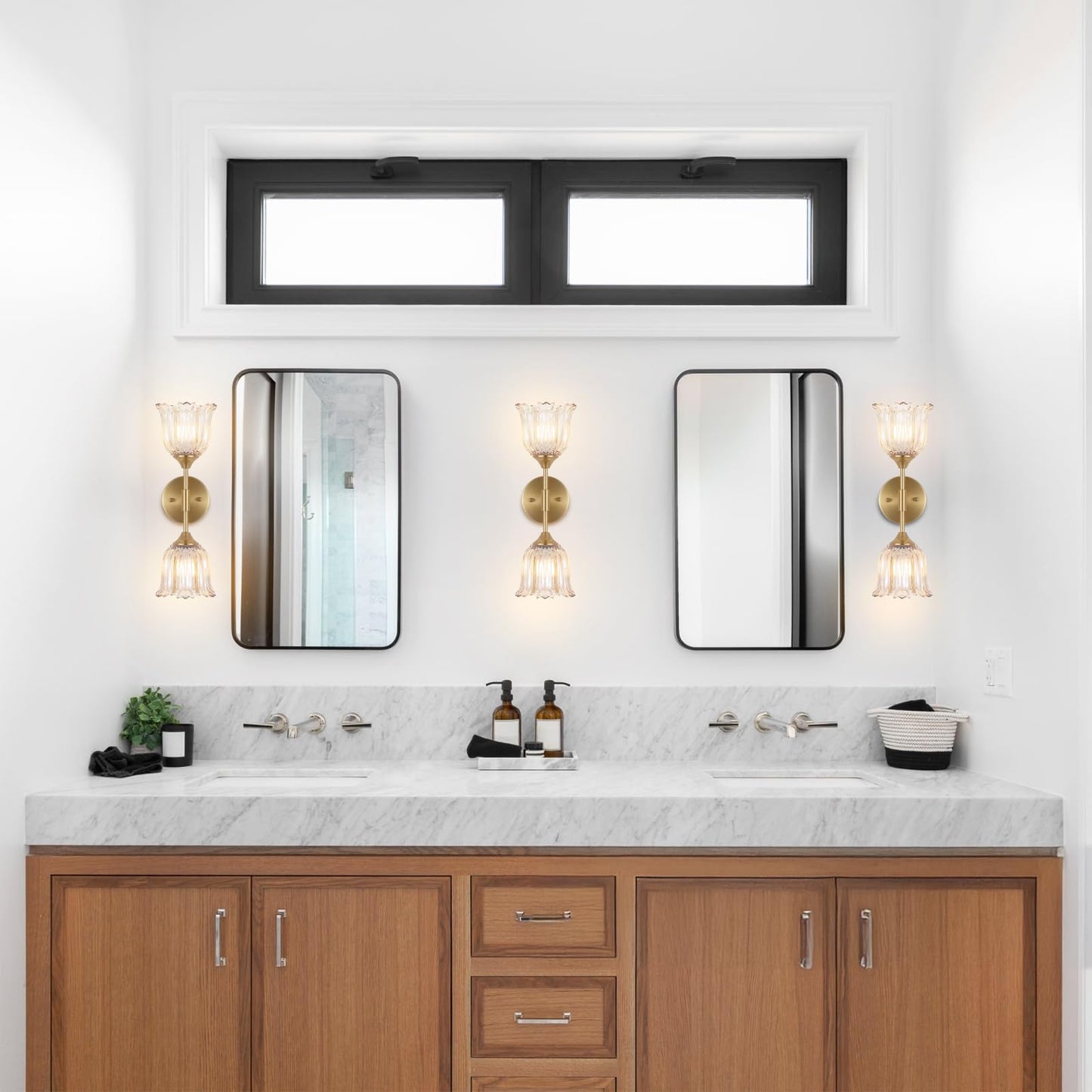 BYOLIIMA 2-Lights Gold Wall Sconce with Amber Glass Shades Modern Mid Century Bathroom Vanity Wall Light Fixtures Industrial Brushed Brass Wall Lamp for Bedroom Mirror Living Room Restaurant