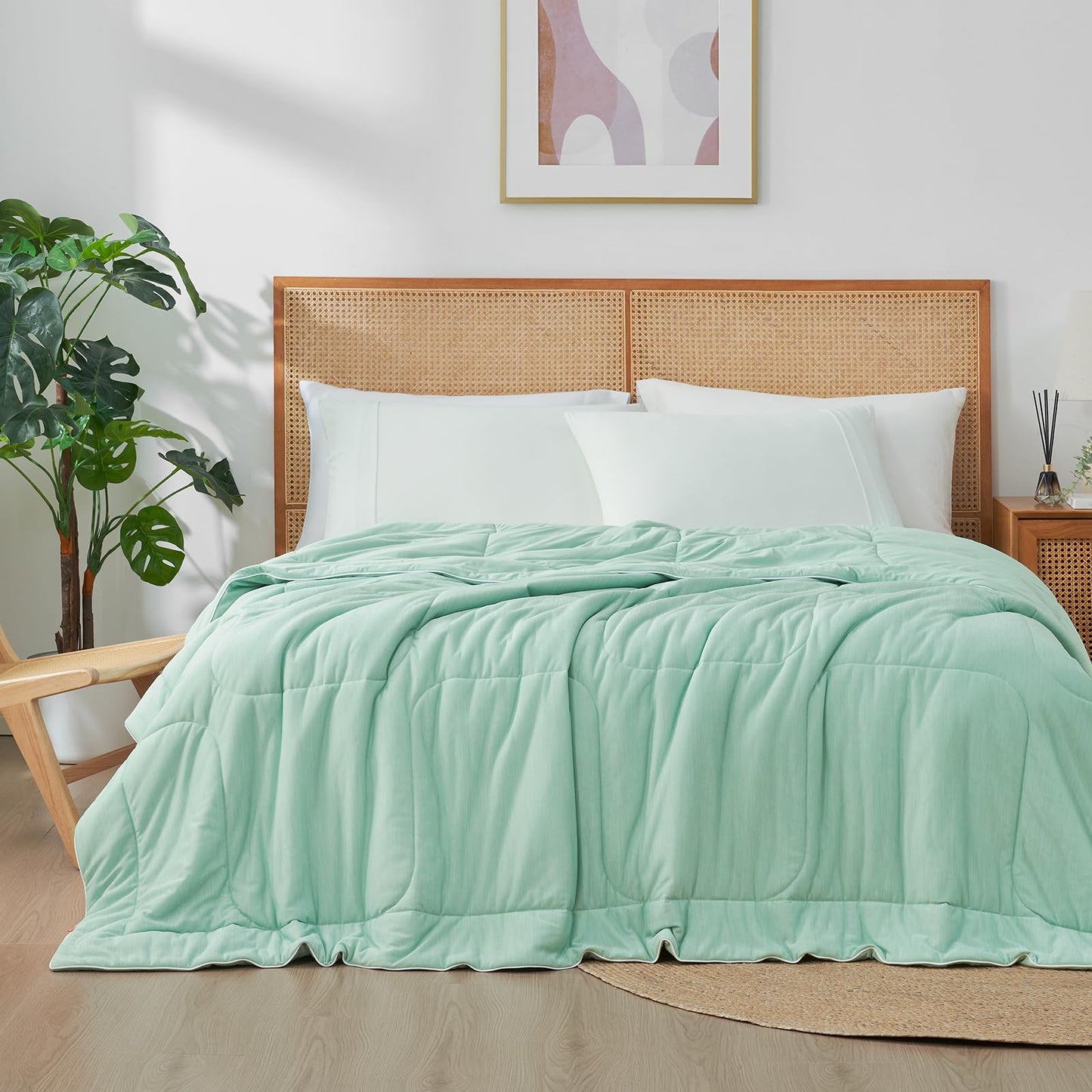 Amélie Home Cooling Comforter Twin Size, Reversible Lightweight Cooling Blanket for Hot Sleepers, Q-Max 0.43 Summer Breathable Cooling Quilt for Night Sweats, 68" x 90", Heather Mint Green