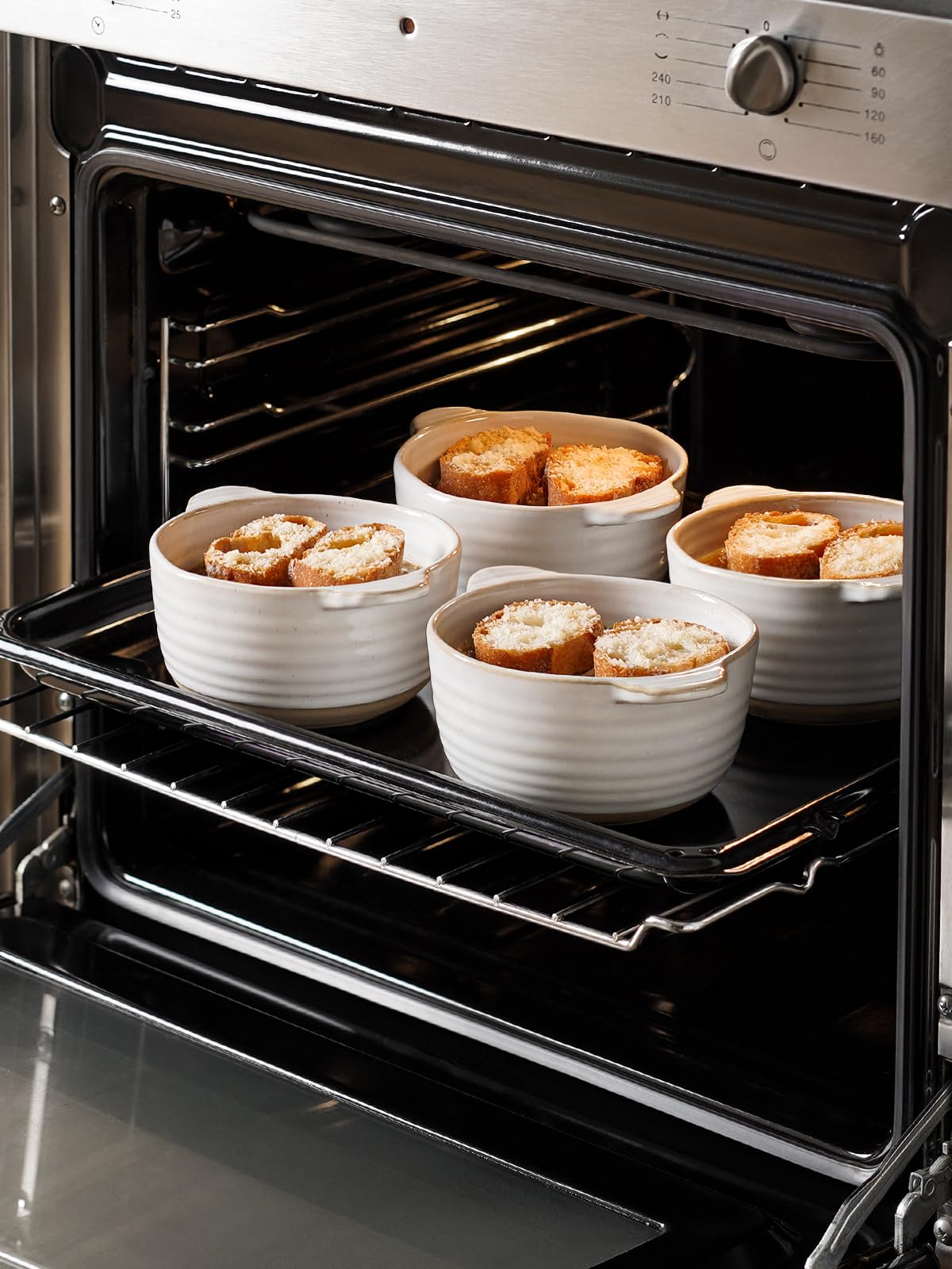 LE TAUCI Soup Bowls with Handles, 20 oz French Onion Soup Crocks, Soup Bowl Oven Safe for Chili, Beef Stew, Ceramic Bowl Set - 5.5 Inch, Set of 4, Arctic White