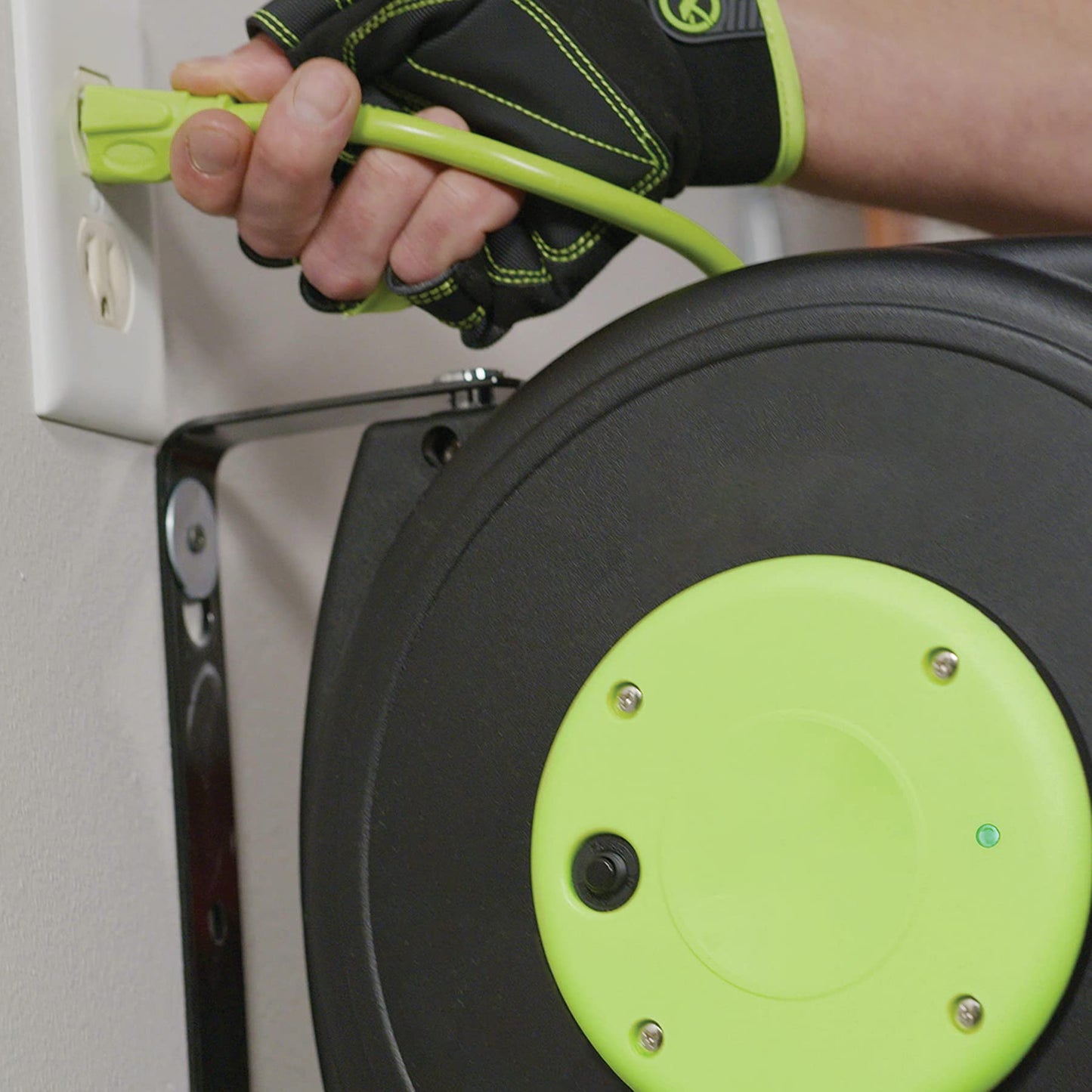 Flexzilla Retractable Extension 16/3 AWG 25' Electric Cord Reel, ZillaGreen, FZ8160253