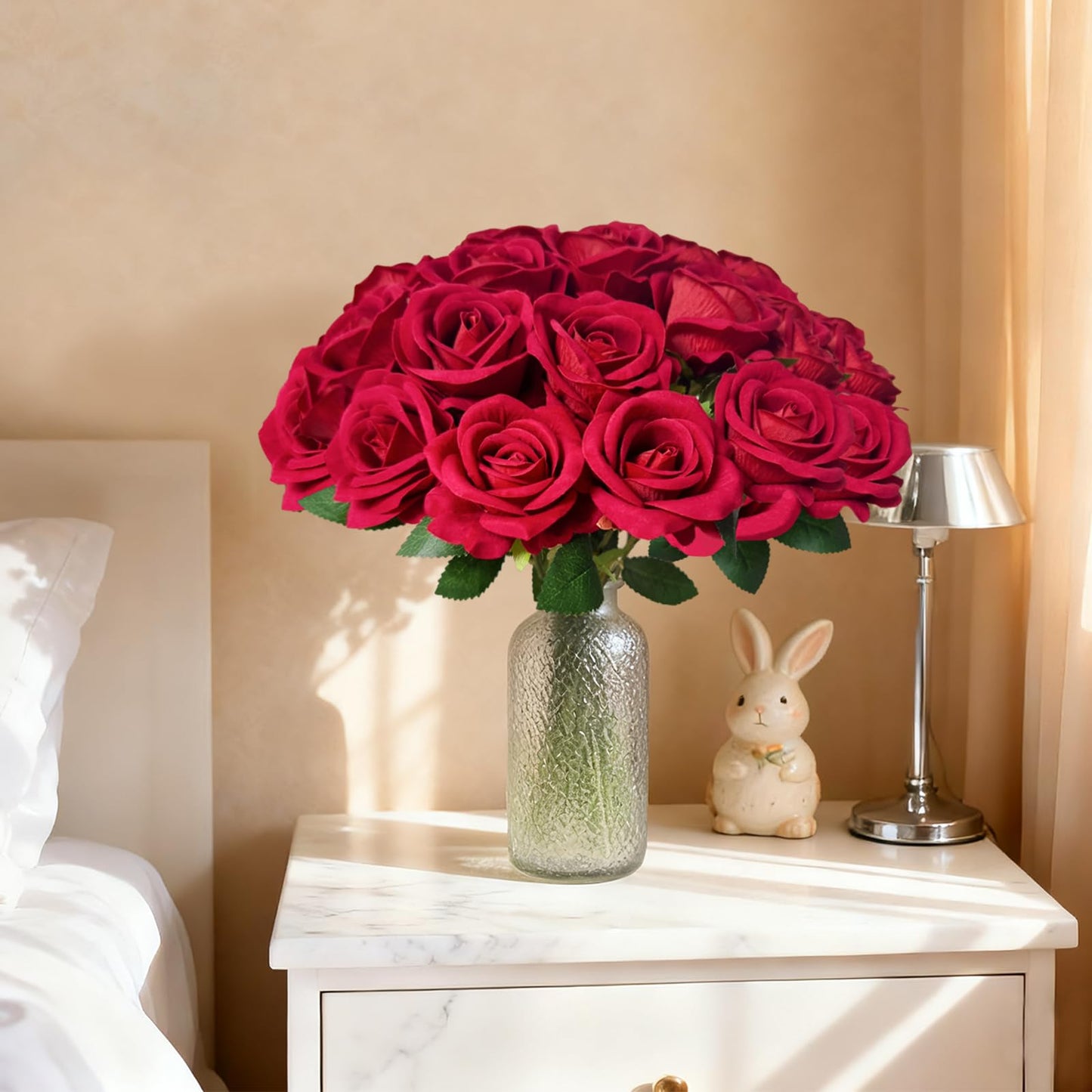 100 Pcs Fake Roses Bulk Red Artificial Flowers, Artificial Velvet Silk Roses Bouquet with Stems for Wedding Decoration, Fake Flowers in Vase Valentines Day Floral Arrangement Home Decor Centerpiece
