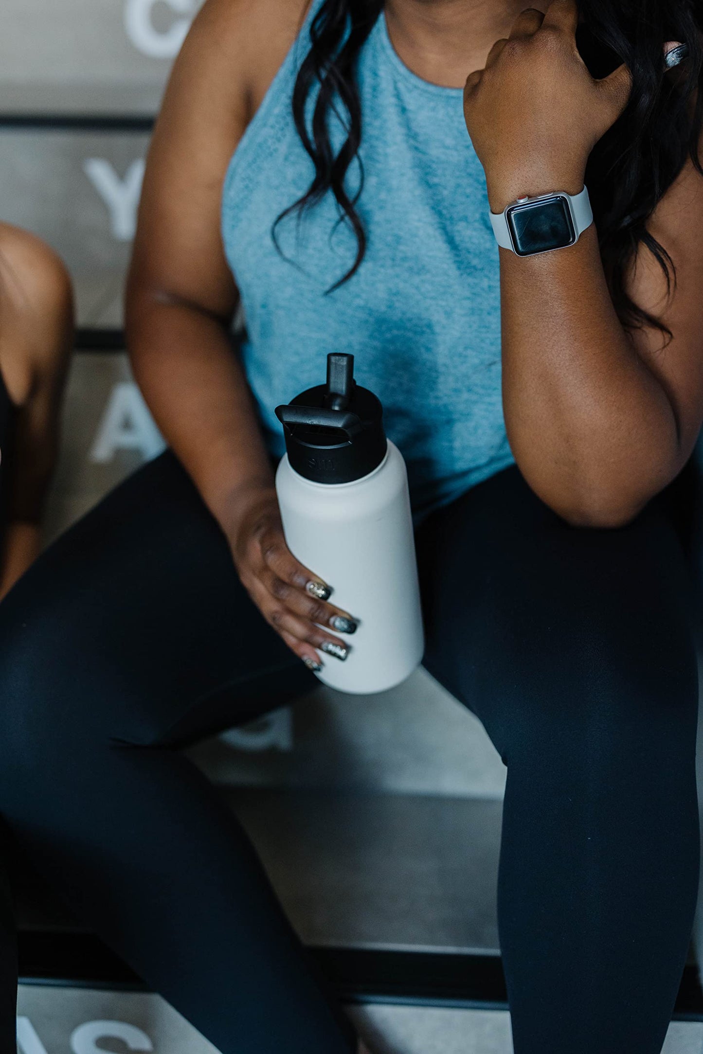 Simple Modern Water Bottle with Straw, Handle, and Chug Lid Vacuum Insulated Stainless Steel Metal Thermos Bottles | Large Leak Proof BPA-Free Sports Flask | Summit Collection | 40oz, Blue Dune