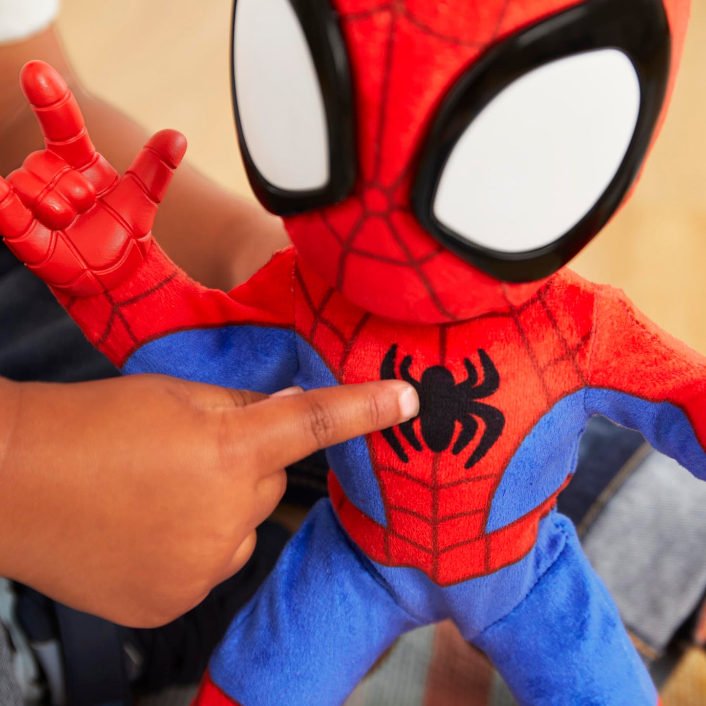 Marvel Spidey and His Amazing Friends Dance 'N Crawl Spidey, Interactive Plush Toy with 20 Phrases & Sounds, 2 Songs, Super Hero Toys for Kids 3 & Up (English)