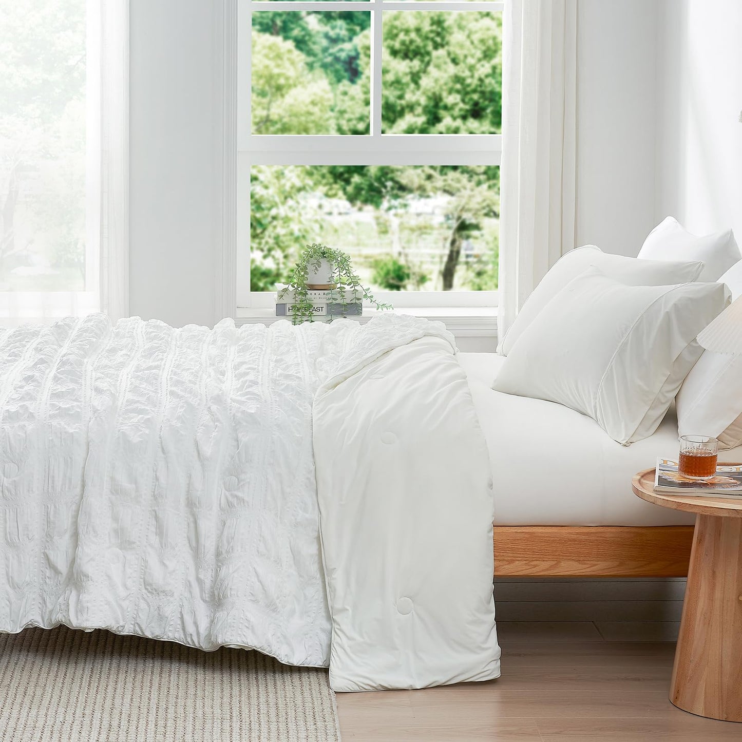 Cozy Bliss Cooling Comforter Queen Size Seersucker Plaid, Q-Max 0.4 Reversible Lightweight Cooling Blanket, Breathable Silk Smooth Summer Bedding Quilt for Hot Sleepers Night Sweats White