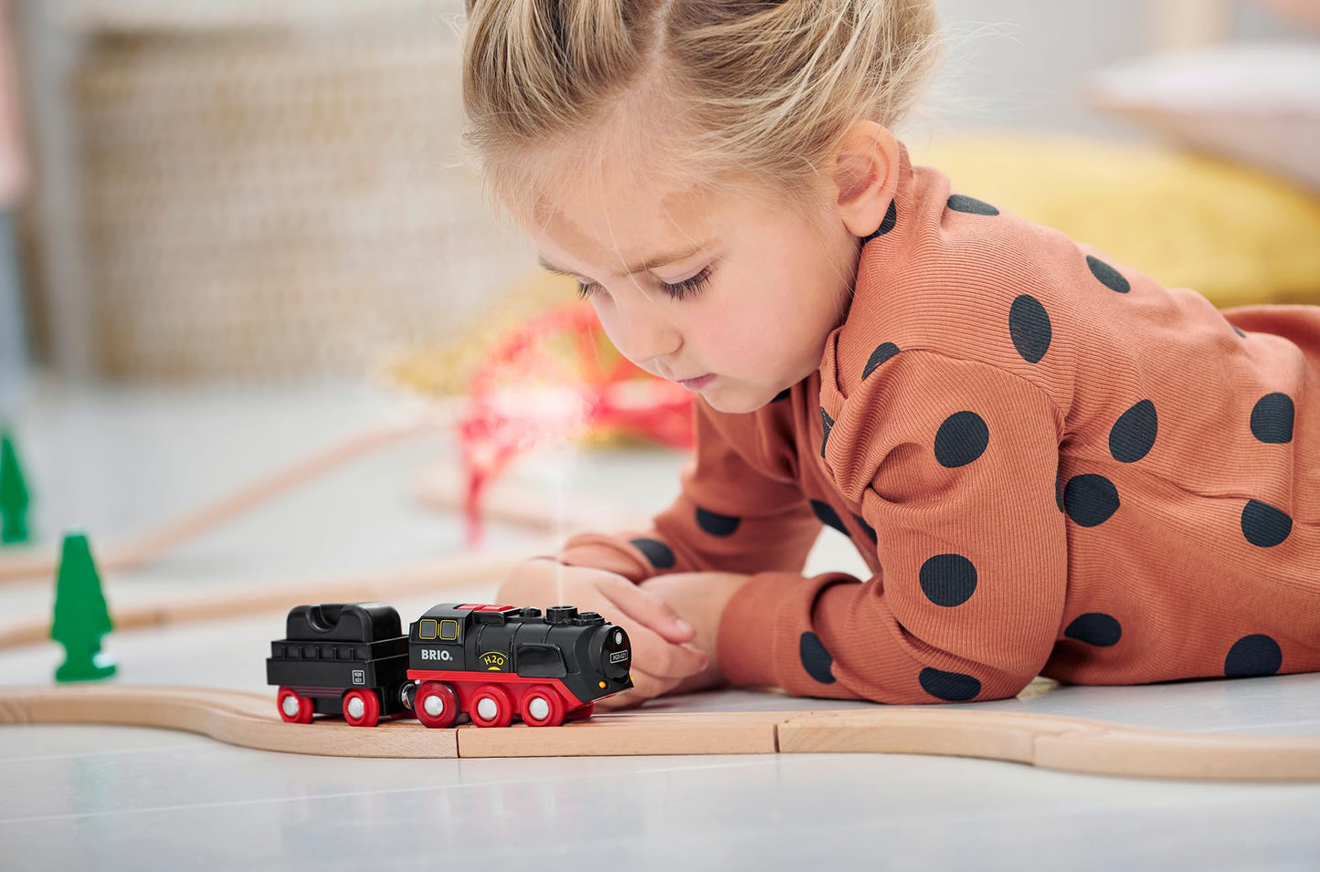 BRIO World Battery-Operated Steaming Train - 3-Piece Motorized Train Engine for Wooden Track with Lights and Kid-Friendly Steam - Interactive Play with Forward/Reverse - for Kids 3 & Up