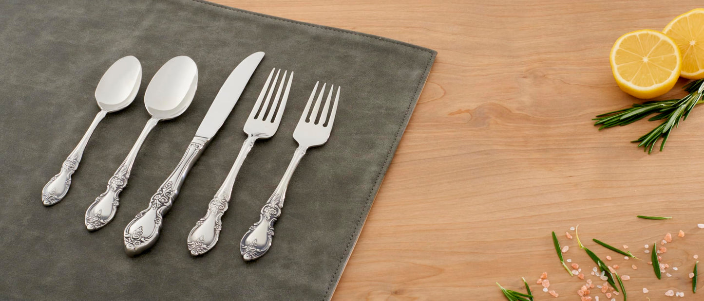 Oneida Silverware Set For 4, Louisiana 20-Piece Fine Flatware Set, Service For 4, 18/8 Stainless Steel, Silver, Mirror Finish, Knives Spoons and Forks, Dishwasher Safe, Tableware (Silver, 20 Pieces)