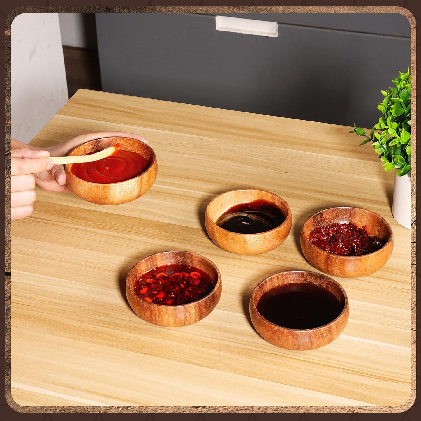 Skylety 20 Pcs Acacia Wooden Bowls Small Calabash Bowls Round Wood Salad Hand Carved Calabash Dip Tray for Serving Popcorn Pasta Candy Cereal Coconut Nuts Sauce Appetizers Kitchen (4 Inch)
