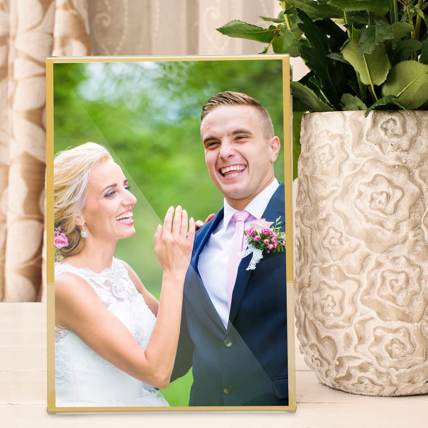 Yulejo 24 Pack Wedding Gold Picture Frames Bulk 5 x 7 Inch Acrylic Sign Holder Clear Double Sided Table Number Menu Holders Desktop Stands for Wedding Office Restaurant Art Photo Flyer Display
