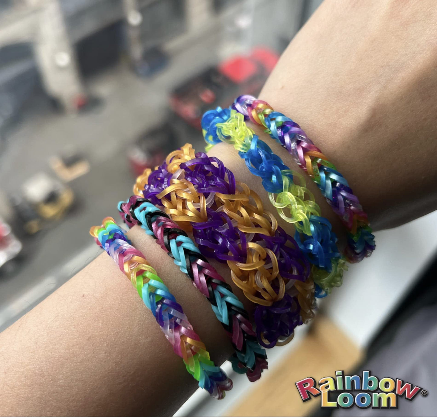 Rainbow Loom Duo Combo with Jewel Rubber Bands Collection, Features 2 connectable Rainbow Looms to Make Longer and Wider Creations, an Organizer Case, Great Activity up to 4 People 7+, Multicolor