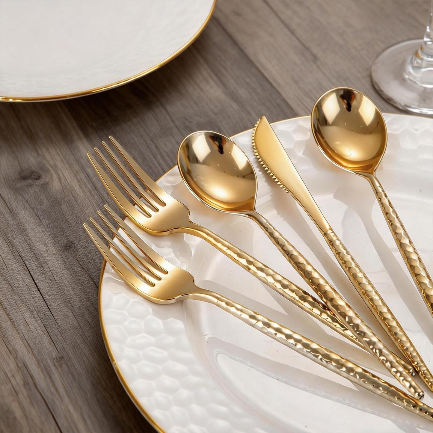 WILLIFE 300 Pcs Gold Plastic Silverware -Heavy Duty Plastic Silverware Includes 100 Forks 100 Spoons 100 Knives, Gold Silverware Set for Party, Wedding, Catering & Holidays