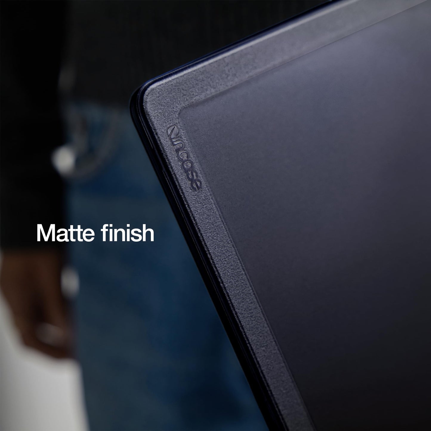 Incase Edge Hardshell with Makrolon® - MacBook Pro 14 inch Case - M5 2026, 2025-2021, M4, M3, M2, M1 - MacBook Case, Protective Hard Shell, Scratch Resistant, Rubberized Feet - Black