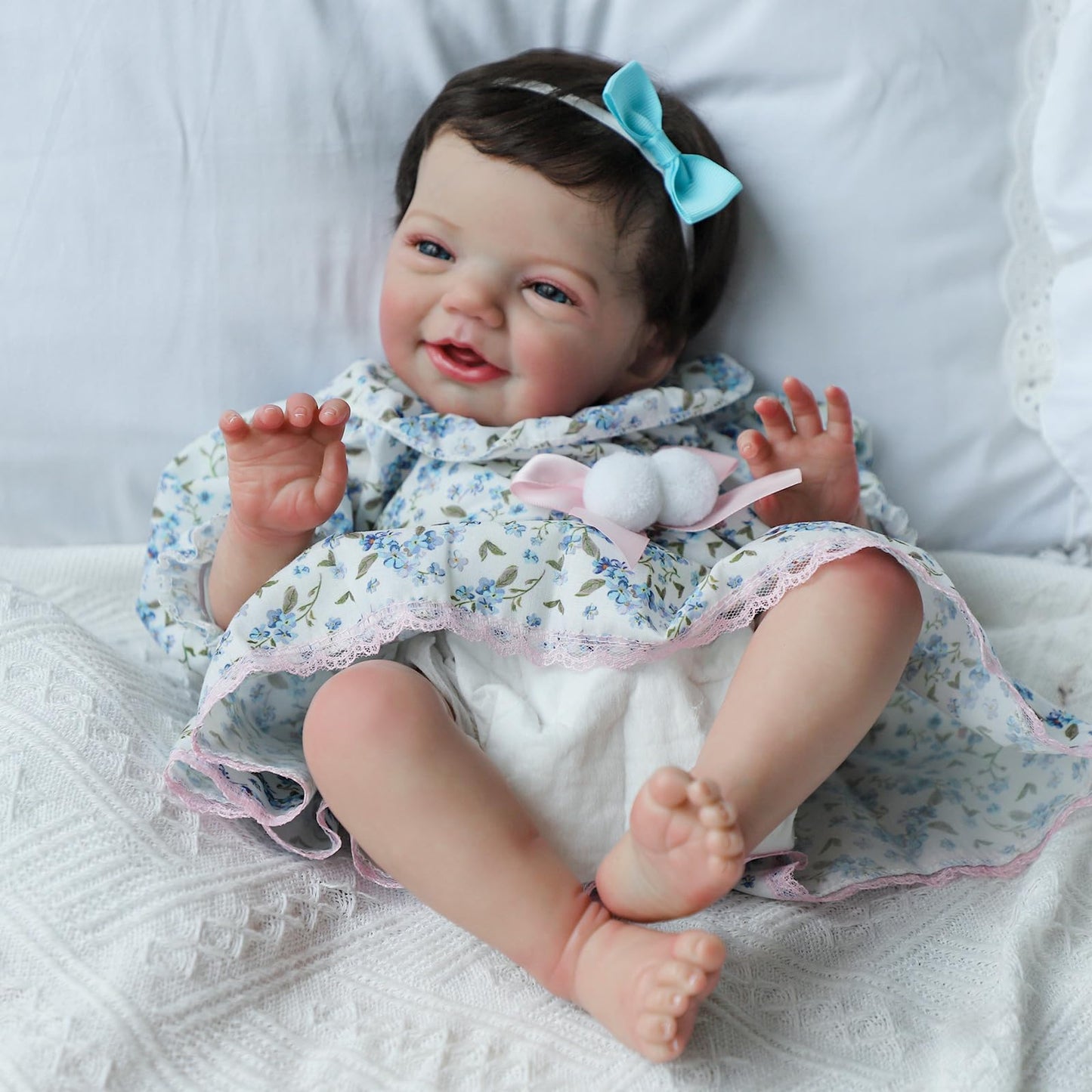 KSBD Realistic Reborn Baby Dolls, 18 Inch Sweet Smile Eyes Open Newborn Baby Dolls Girl, Soft Vinyl Real Life Baby Dolls with Weighted Body, Birthday Gift Set for Kids Age 3+