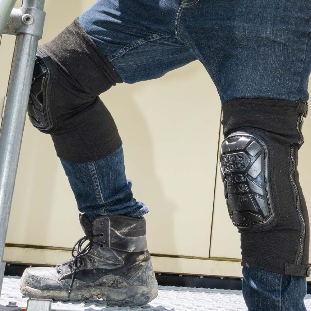 Klein Tools 60629 Tough-Flex Knee Sleeves for Work, Construction, Low-Profile Sleeve with Zipper, Gel-Like Foam, Black, M/L