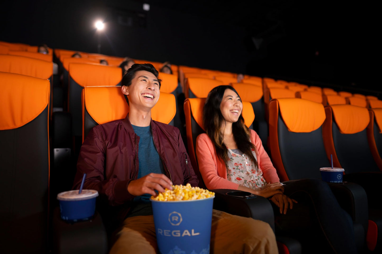 Wonderbox – REGAL Movie Bundle - 2 Premiere Movie Tickets + 2 Snack Packs – Original Gift Idea - Experience Gift - 425 Locations in The US