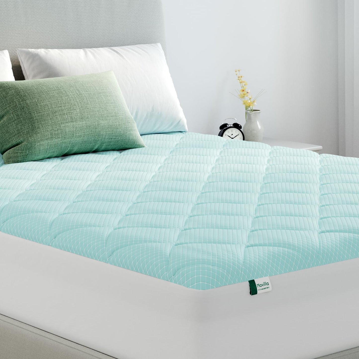 Novilla Cooling Mattress Topper King Size, Cooling Factors Infused Mattress Pad for Hot Sleepers, Breathable Mattress Cover with Deep Pocket, Soft Down Alternative Bed Topper for Back Pain Relief