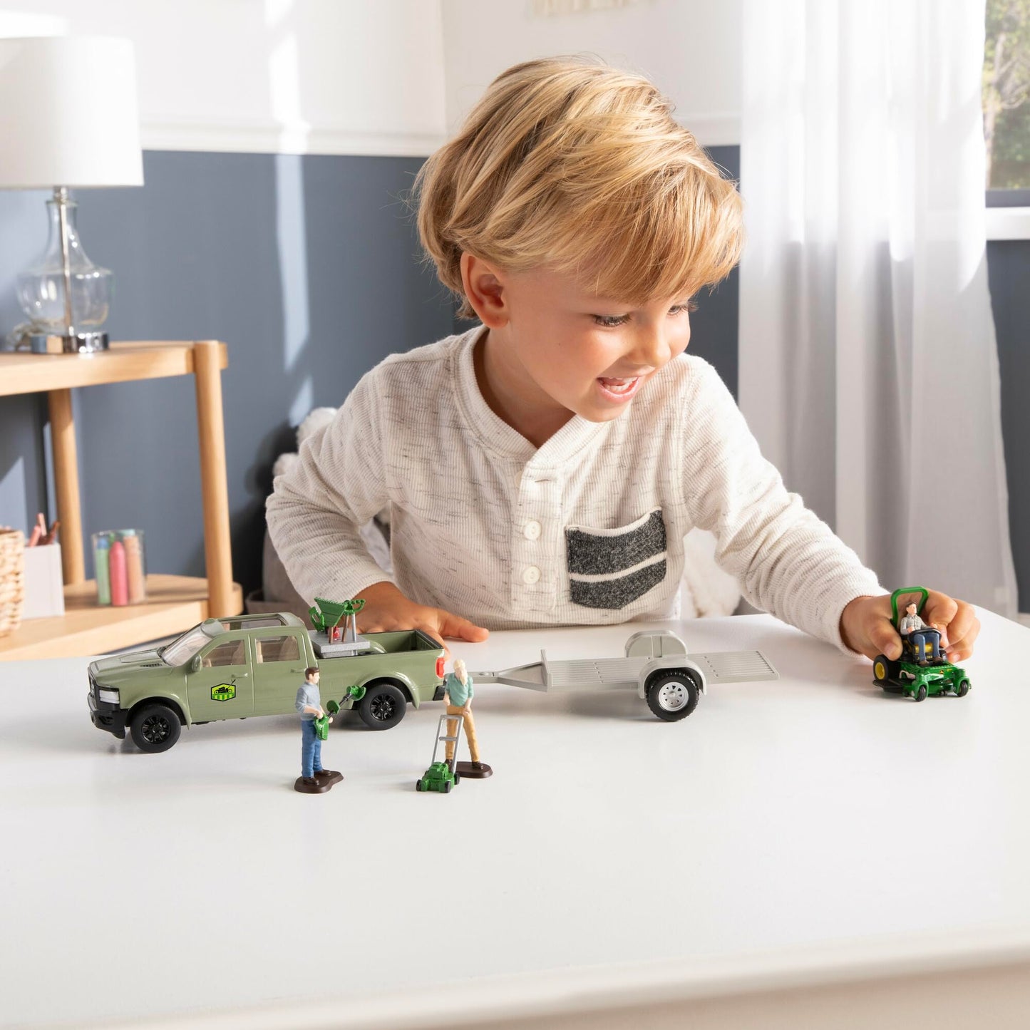 TOMY John Deere Lawn Care Toy Playset - 1:32 Scale - Garden Toys Includes Pick Up Truck Toy, 6 Gardening Tools, Lawn Mowers, and 3 Action Figures - John Deere Toys - 15 Piece - Ages 3 Years and Up