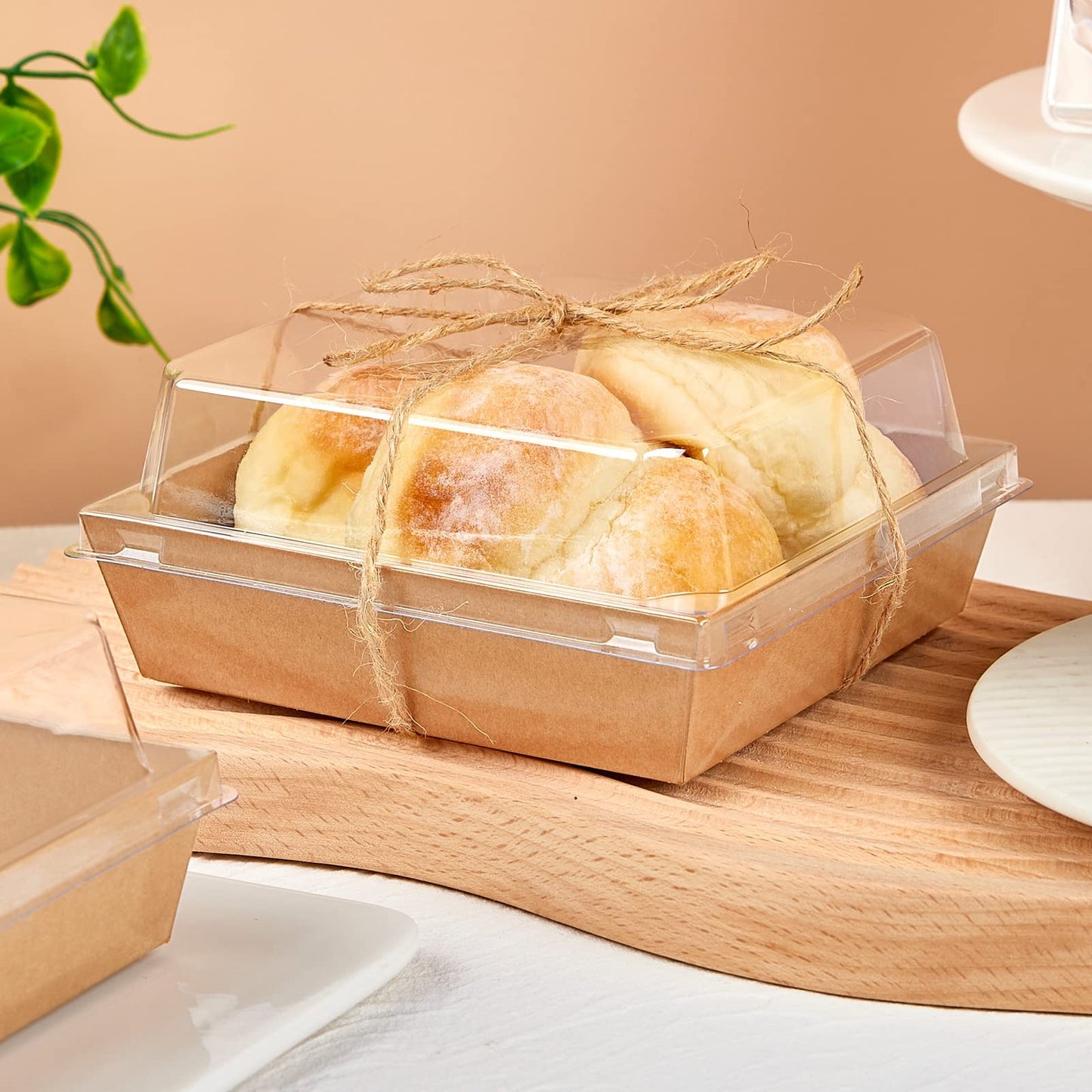 ZORRITA 100 Pack 5 Inch Paper Charcuterie Boxes with Clear Lids, Square To Go Cake Slice Containers Small Kraft Bakery Boxes for Dessert, Cookies, Sandwich, Strawberries (Brown)
