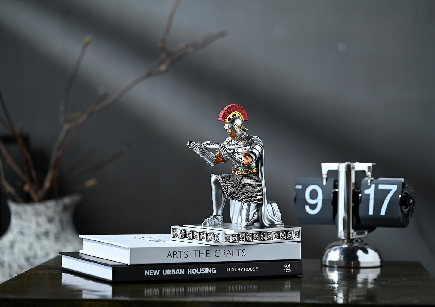 CYXStar Roman Praetorian Prefect Warrior Knight Pen Holder Desk Ornament Resin Praetorian Guard Mobile Phone Stand Desk Accessories and Organizer For Office with a Letter Opener (Silver)