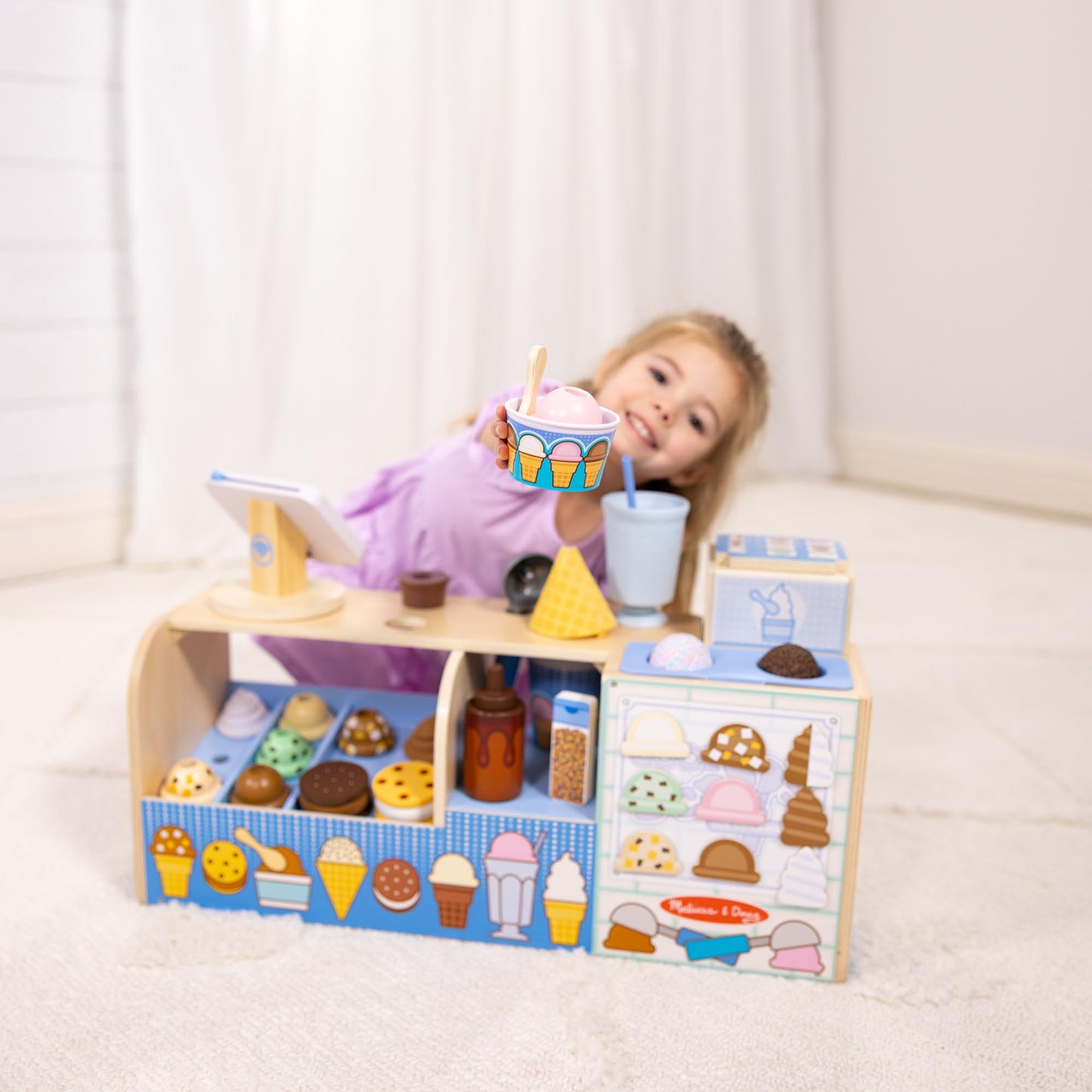 Melissa & Doug Cool Scoops Ice Creamery Wooden Counter with Play Food Preschool Toy - FSC CertifiedWooden Pretend Play Frozen Treats for Toddlers, Preschoolers, Boys and Girls