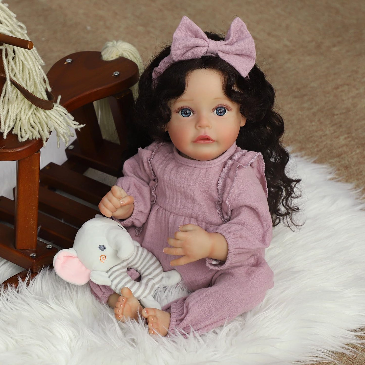 SCOM Lifelike Reborn Baby Dolls, 18 Inch Realistic Newborn Baby Girl Doll Cute Real Life Silicone Baby Doll with Soft Weighted Cloth Body Gift Accessories for 3+ Year Old Girls Boys Toddlers Kids