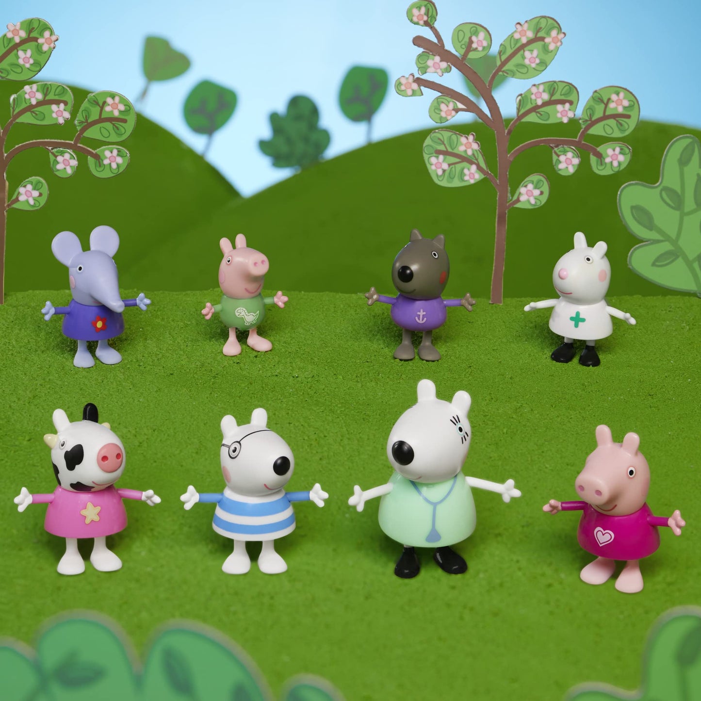 Peppa Pig Dr. Polar Bear Calls On Peppa and Friends Figure Pack Preschool Toy, Includes 8 Figures, for Ages 3 and Up