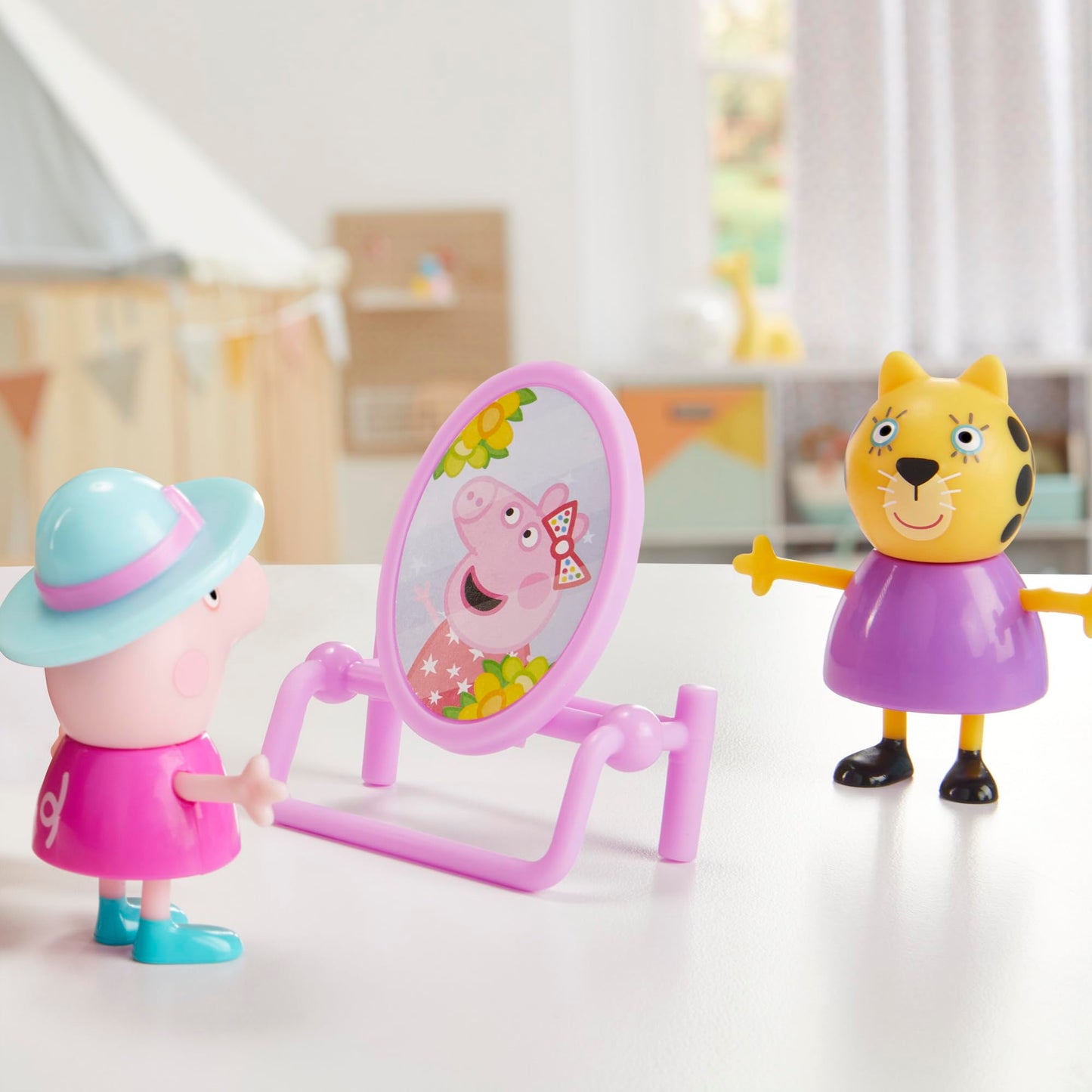 Peppa Pig Peppa’s Dance Party Playset with House, 2 Figures, and 6 Accessories, Preschool Toys for Girls and Boys Ages 3 and Up