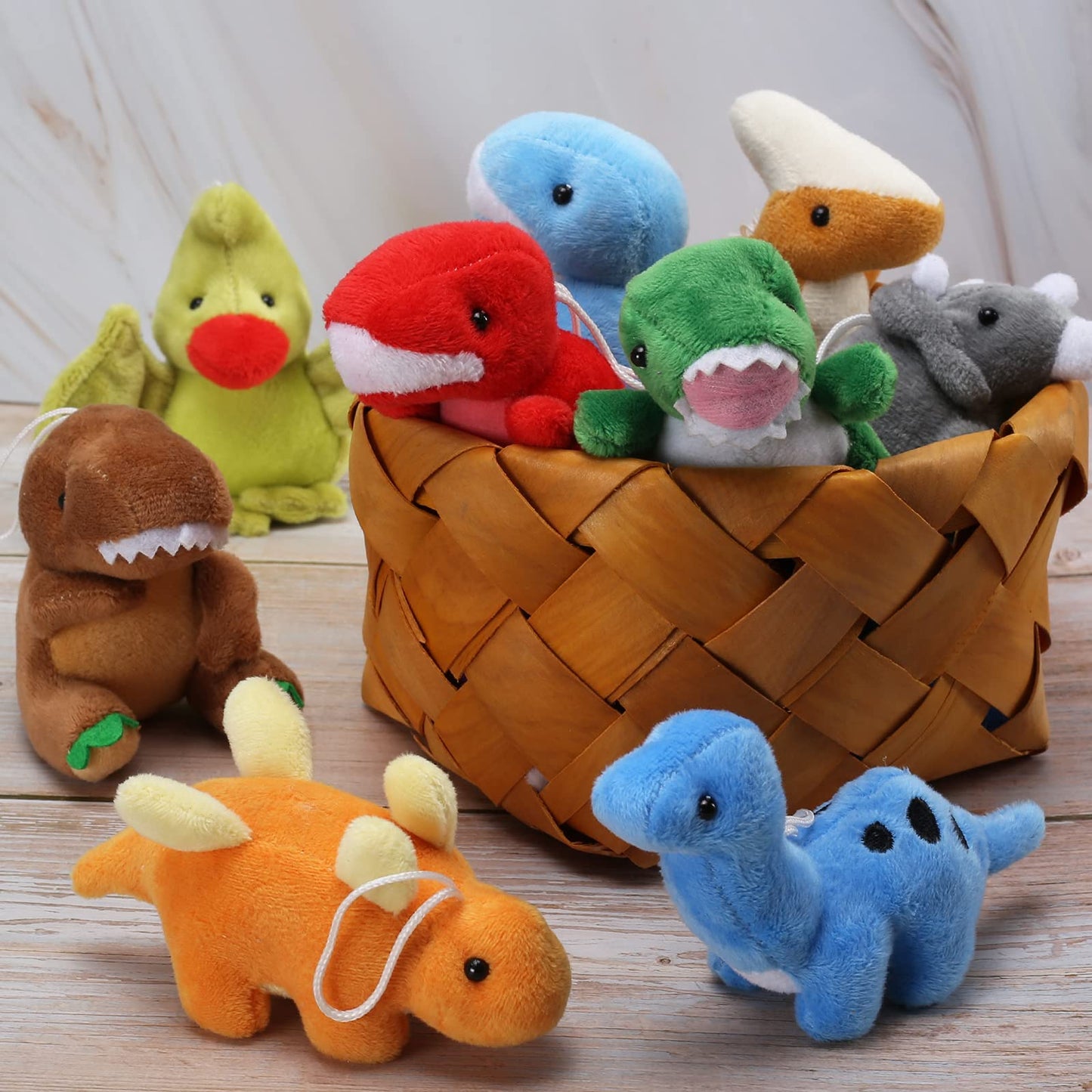 16 Pack Plush Dinosaurs Bulk, Mini Dinosaur Figures Assortment Keychain Toy, Soft Dino Stuffed Animal Set Gifts for Kids, Treasure Chest Prizes, Goody Bag Filler, Doll Machine, Toddler Party Favors