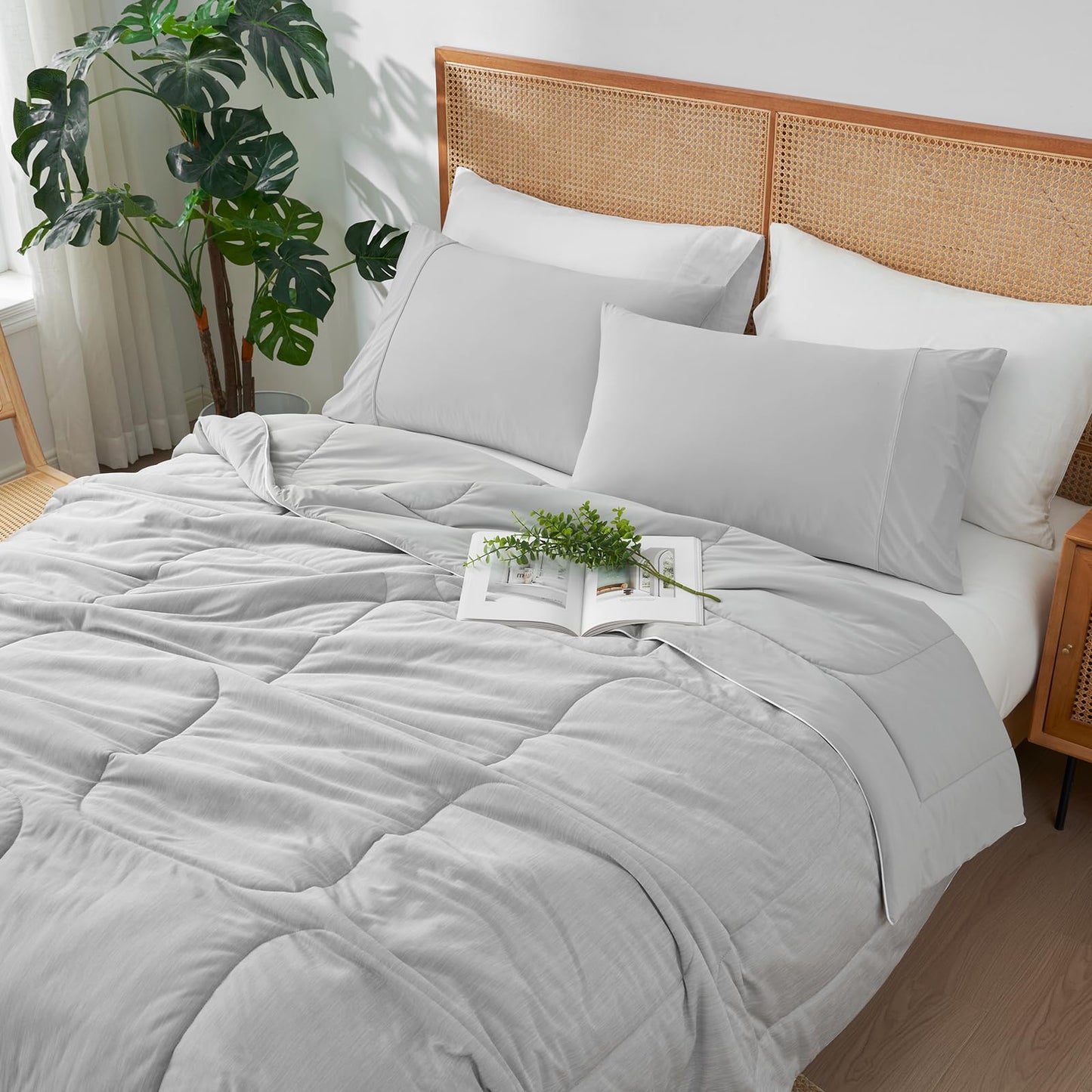Amélie Home Cooling Comforter Twin Size, Dual-Sided Lightweight Cooling Blanket for Hot Sleepers, Q-Max 0.43 Breathable Cooling Quilt for Night Sweats, 68" x 90", Heather Cool Grey