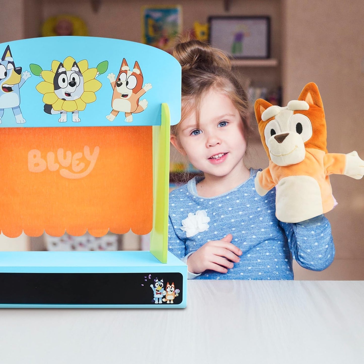 Bluey – Puppet Theater – Colorful Wooden Play Set with Theater and Puppets – FSC-Certified Material – Imaginative Fun for Ages 3 Years and Up