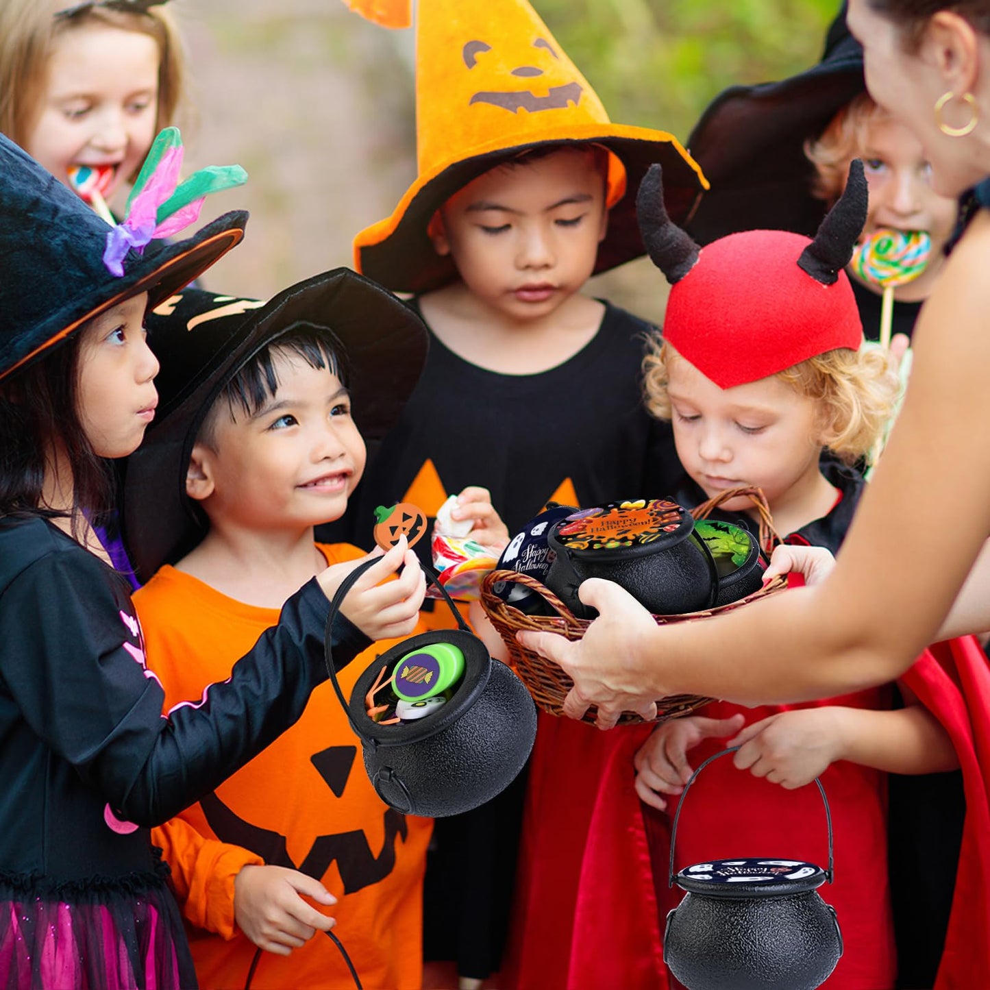 Letapapa 576 PCS Halloween Party Favors for Kids, 72 Pack Prefilled Small Plastic Witch Cauldron With Assorted Halloween Toy In Bulk, Miniatures for Kids Trick or Treat, Halloween Classroom Rewards