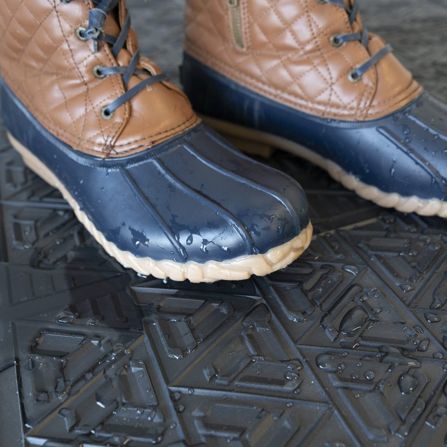 ClimaTex Indoor/Outdoor Scraper Door Mat, 3' x 4', Shoe and Boot Scraper Mat, Cleans Mud, Dirt, Snow, Sand, and Grime