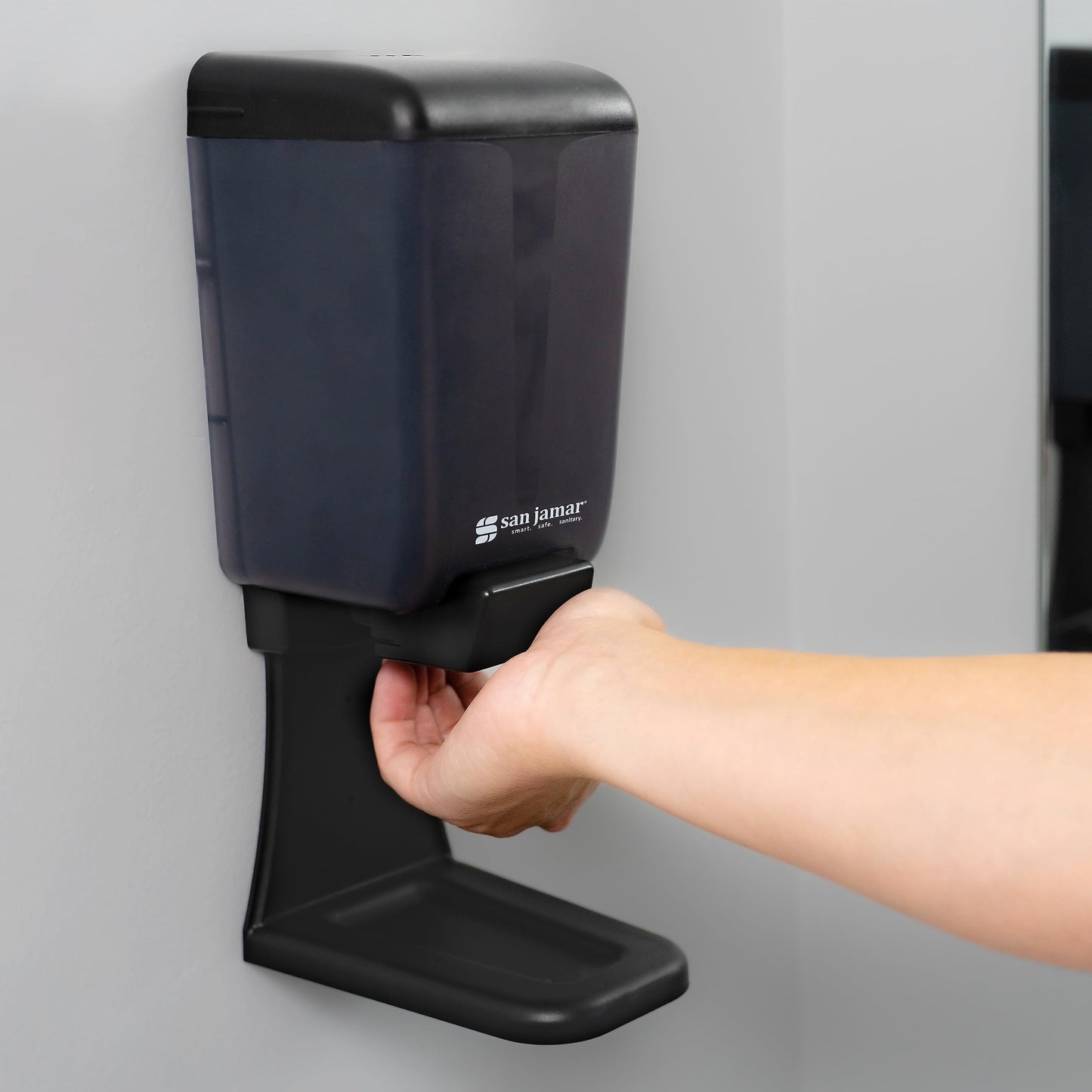 San Jamar Classic Plastic Manual Soap Dispenser, Hand Sanitizer Dispenser, Lotion Dispenser with Universal Compatibility for Home, Bathroom, Kitchen, Restooms, Restaurants, 46 Ounces, Black Pearl
