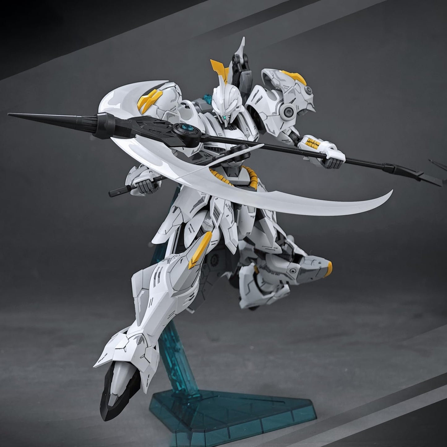 Pipigirl 1:144 Plastic Action Figures Kits, Iron Sickle Kay, 6.3 in Mecha Model, Easy to Assemble