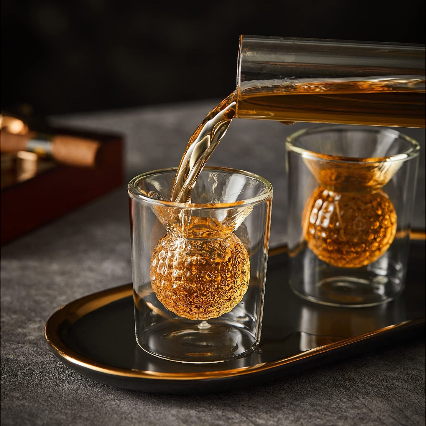 CRAFTGEN Golf Whiskey Decanter Set with 4 Golf Ball Shot Glasses, Unique Golf Gifts for Men Women, 750ml Golf Themed Liquor Dispenser, Golf Club Drink Dispenser for Bourbon, Scotch, Vodka, Tequila